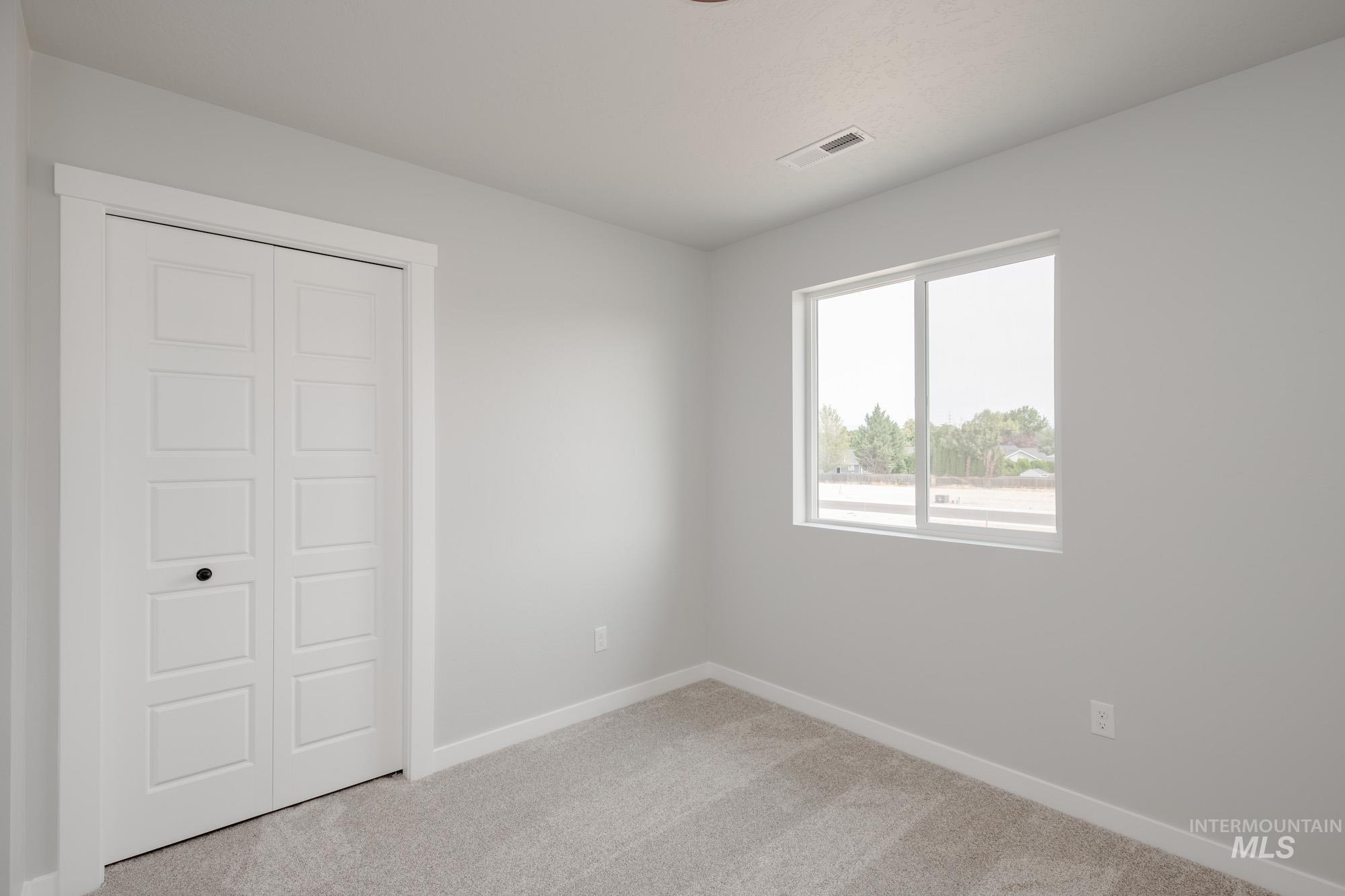 4960 S Amorita Ave, Meridian, Idaho 83642, 3 Bedrooms, 2.5 Bathrooms, Residential For Sale, Price $424,990,MLS 98959329