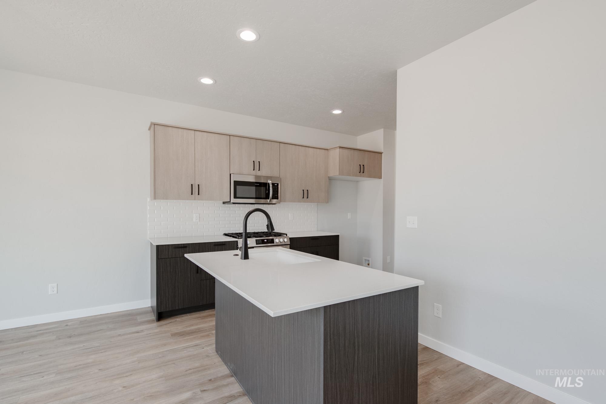 4960 S Amorita Ave, Meridian, Idaho 83642, 3 Bedrooms, 2.5 Bathrooms, Residential For Sale, Price $424,990,MLS 98959329