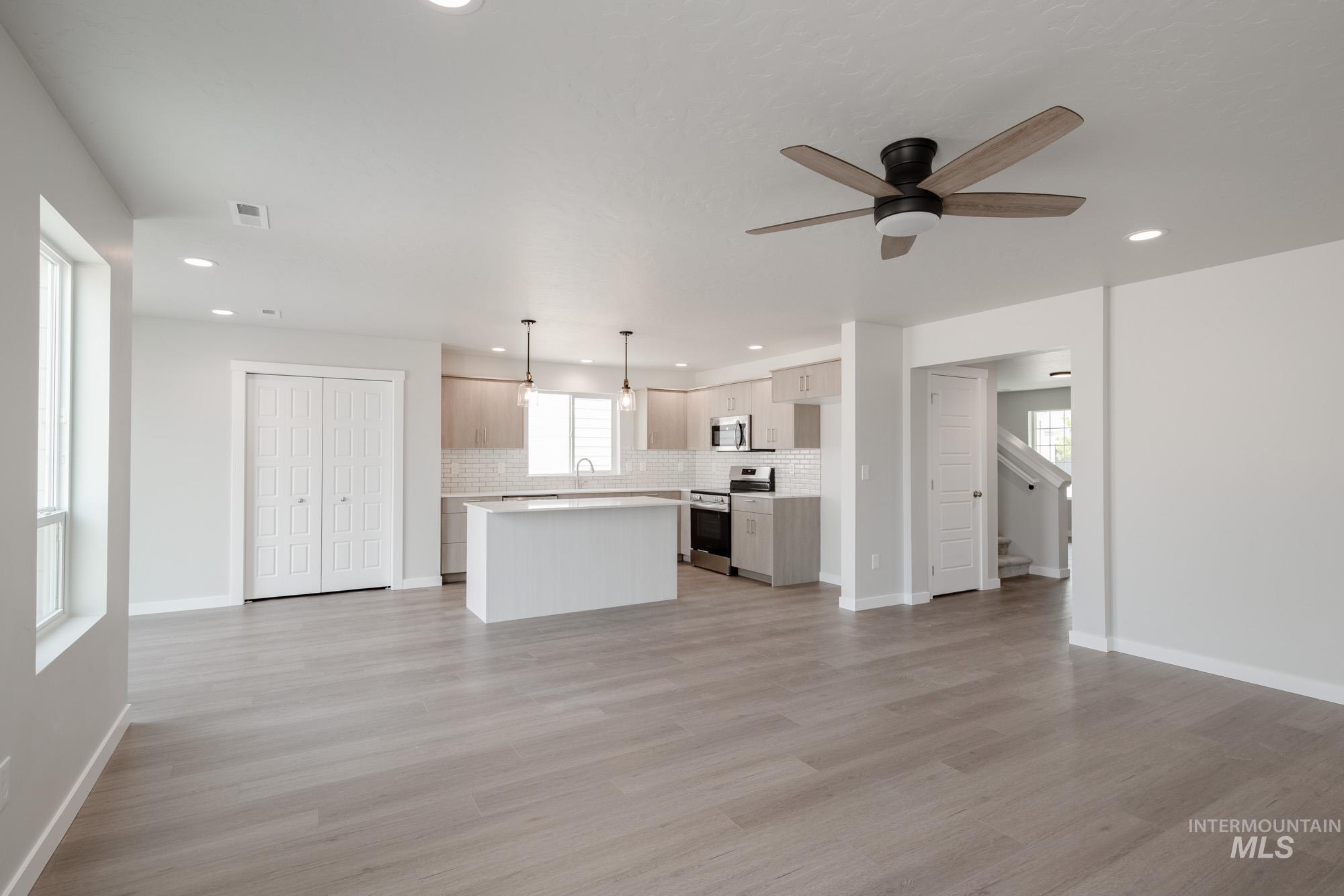 3326 W Morere Dr, Meridian, Idaho 83642, 5 Bedrooms, 3 Bathrooms, Residential For Sale, Price $503,990,MLS 98959333