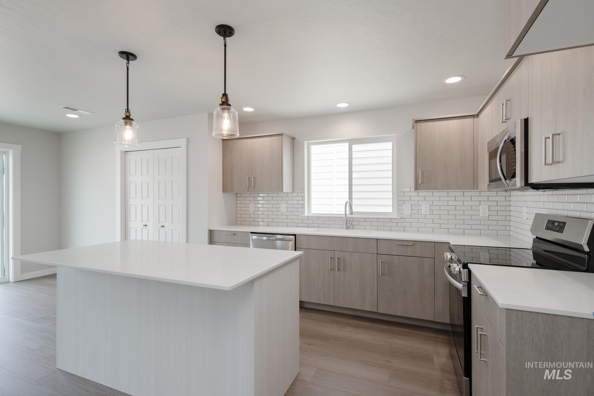 3326 W Morere Dr, Meridian, Idaho 83642, 5 Bedrooms, 3 Bathrooms, Residential For Sale, Price $503,990,MLS 98959333