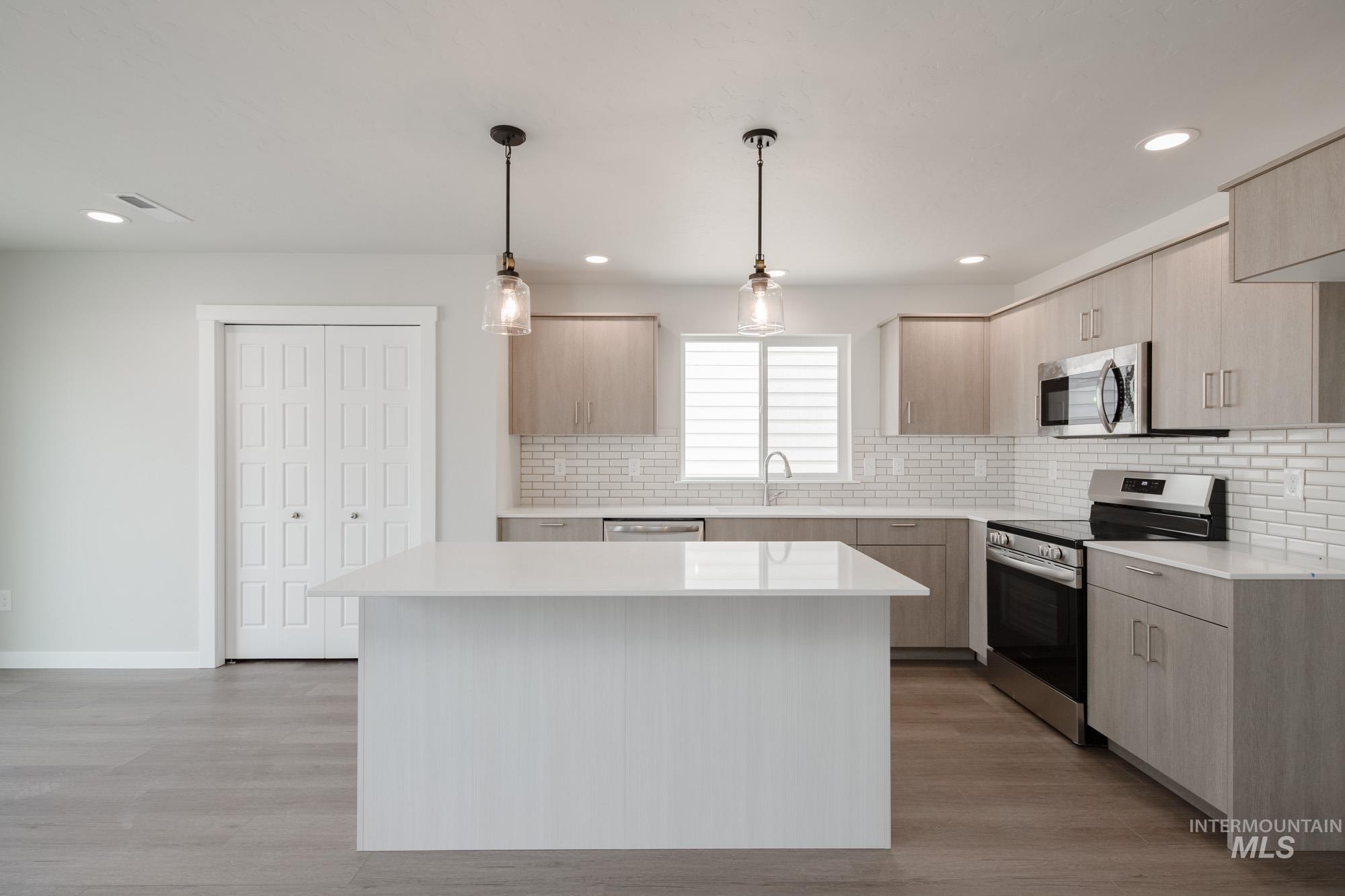 3326 W Morere Dr, Meridian, Idaho 83642, 5 Bedrooms, 3 Bathrooms, Residential For Sale, Price $503,990,MLS 98959333