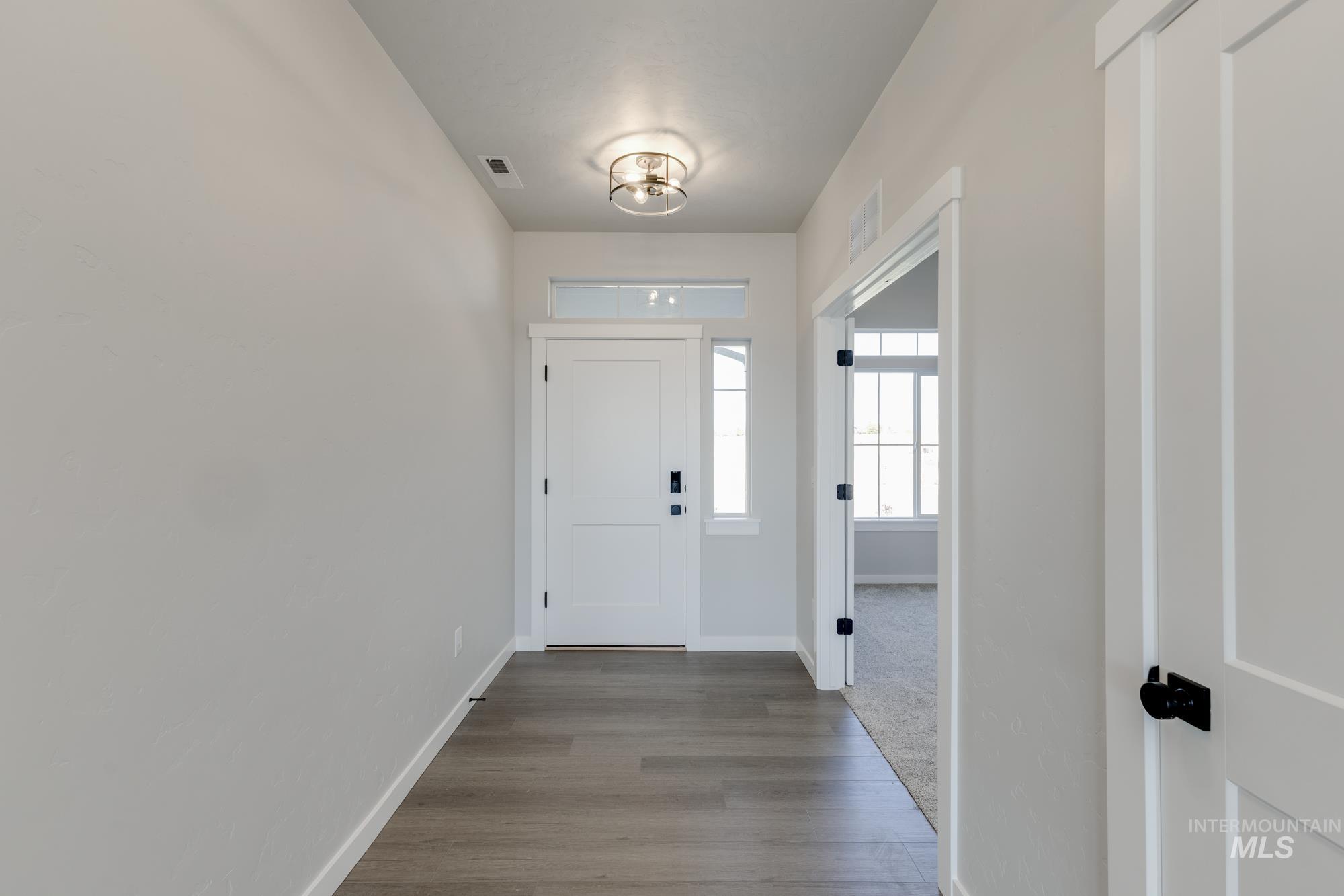 7189 W Blackberry Dr, Boise, Idaho 83709, 4 Bedrooms, 2 Bathrooms, Residential For Sale, Price $589,990,MLS 98959335