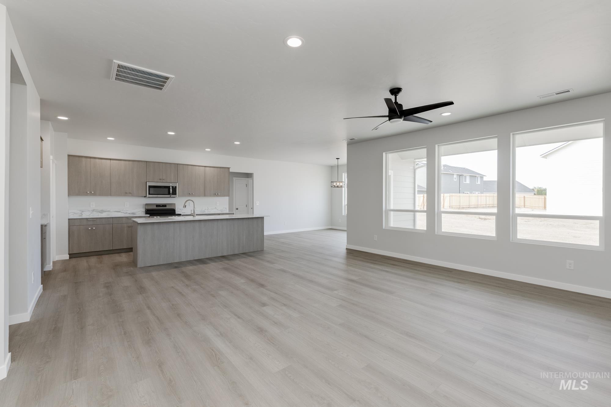 16761 Dunning Way, Caldwell, Idaho 83607, 4 Bedrooms, 2 Bathrooms, Residential For Sale, Price $499,990,MLS 98959339