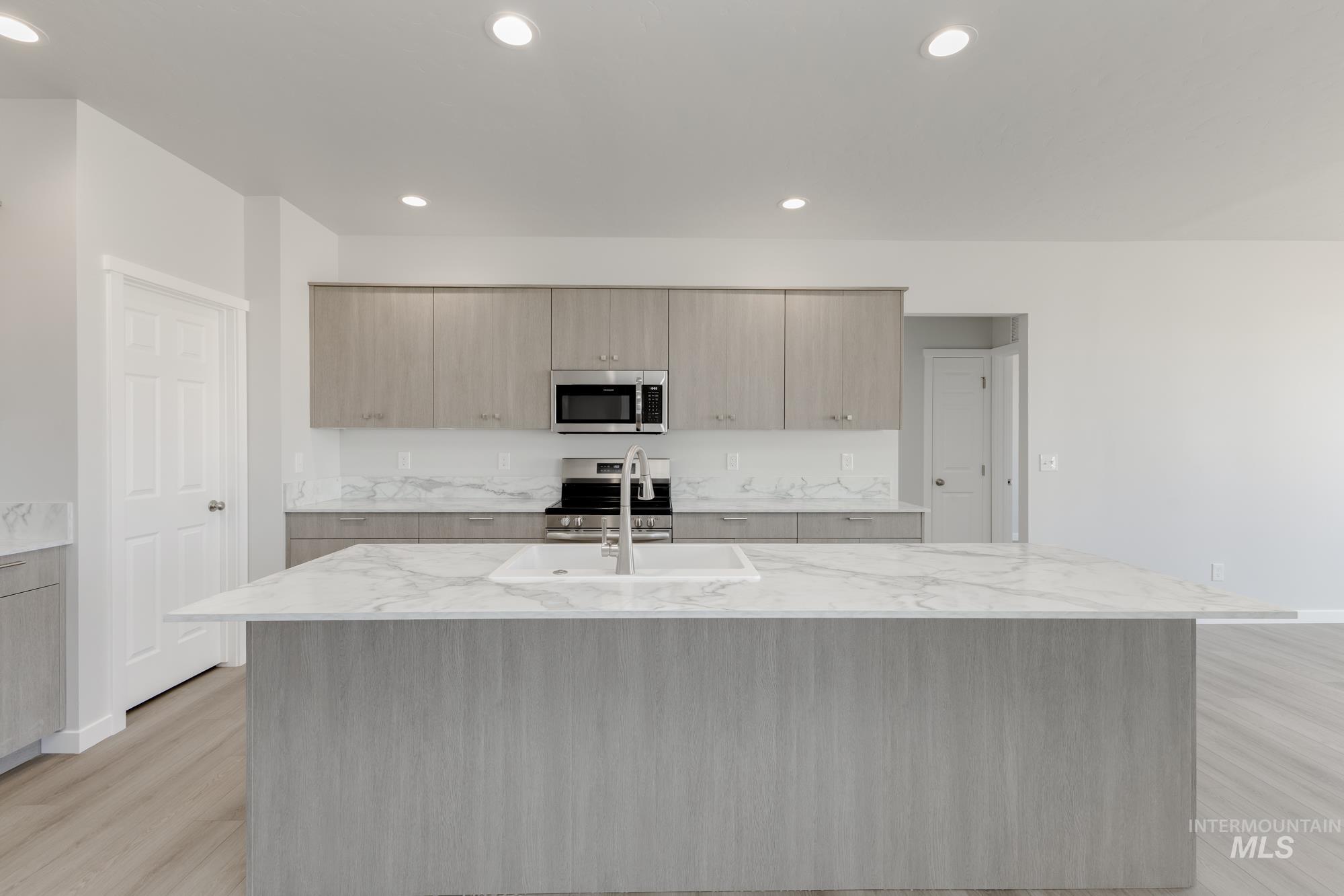 16761 Dunning Way, Caldwell, Idaho 83607, 4 Bedrooms, 2 Bathrooms, Residential For Sale, Price $499,990,MLS 98959339