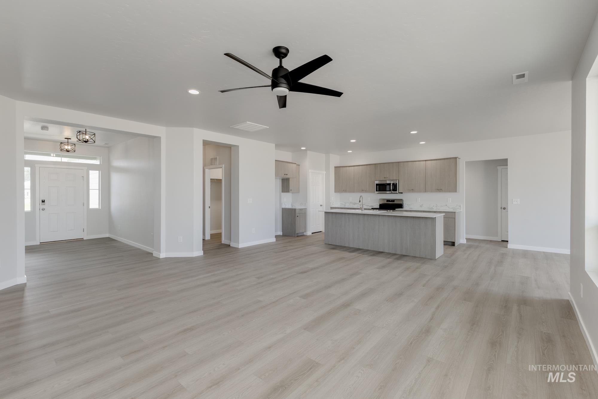 16761 Dunning Way, Caldwell, Idaho 83607, 4 Bedrooms, 2 Bathrooms, Residential For Sale, Price $499,990,MLS 98959339