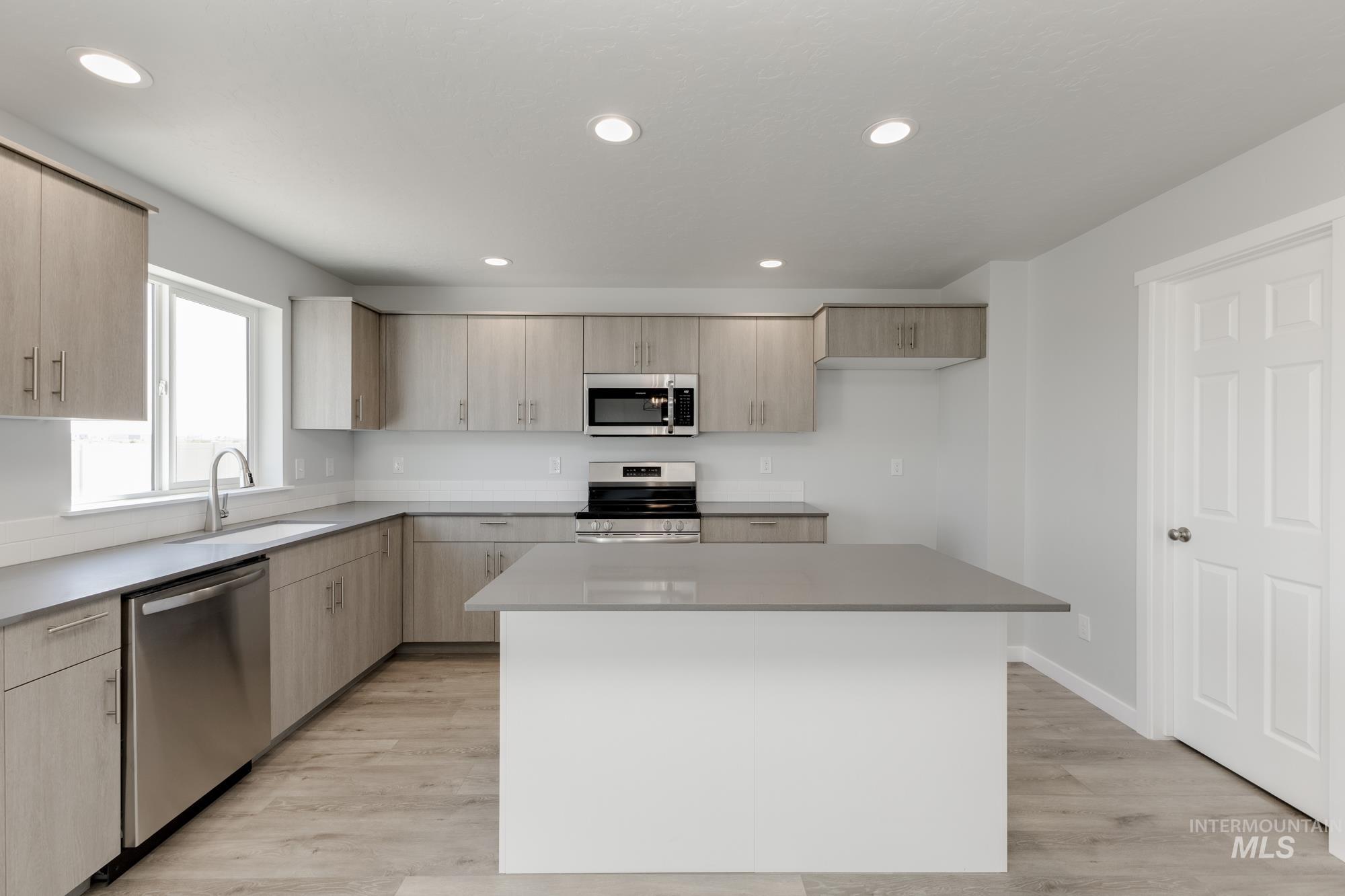 16346 Backfill Ave, Caldwell, Idaho 83607, 4 Bedrooms, 2.5 Bathrooms, Residential For Sale, Price $438,990,MLS 98959341