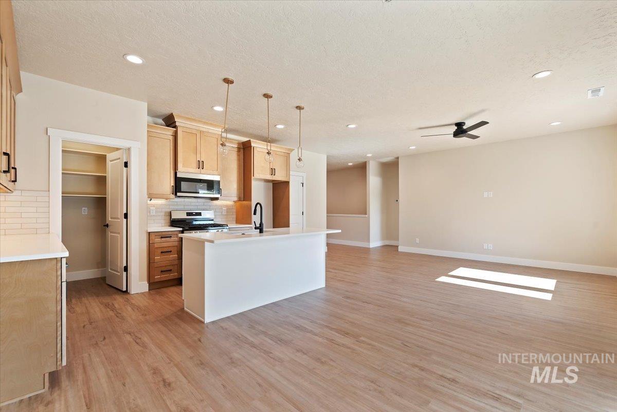 1300 Birch St, Parma, Idaho 83660, 4 Bedrooms, 3 Bathrooms, Residential For Sale, Price $529,900,MLS 98959354