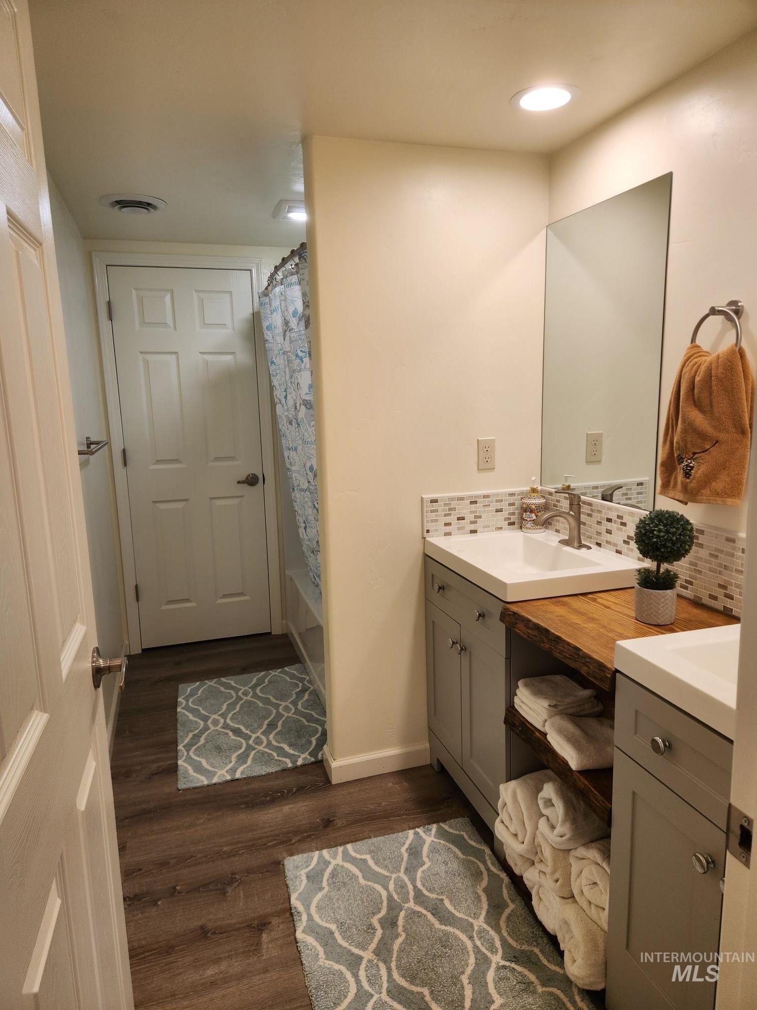 232 Camas Road, Grangeville, Idaho 83530, 3 Bedrooms, 3 Bathrooms, Residential For Sale, Price $699,000, 98959376