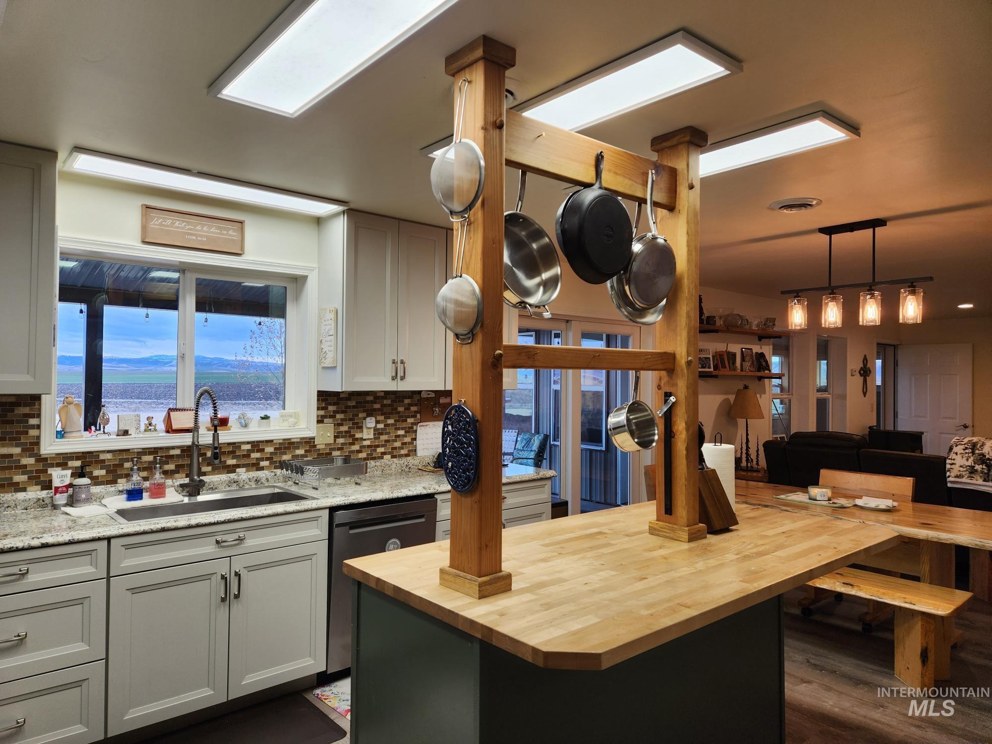 232 Camas Road, Grangeville, Idaho 83530, 3 Bedrooms, 3 Bathrooms, Residential For Sale, Price $699,000, 98959376