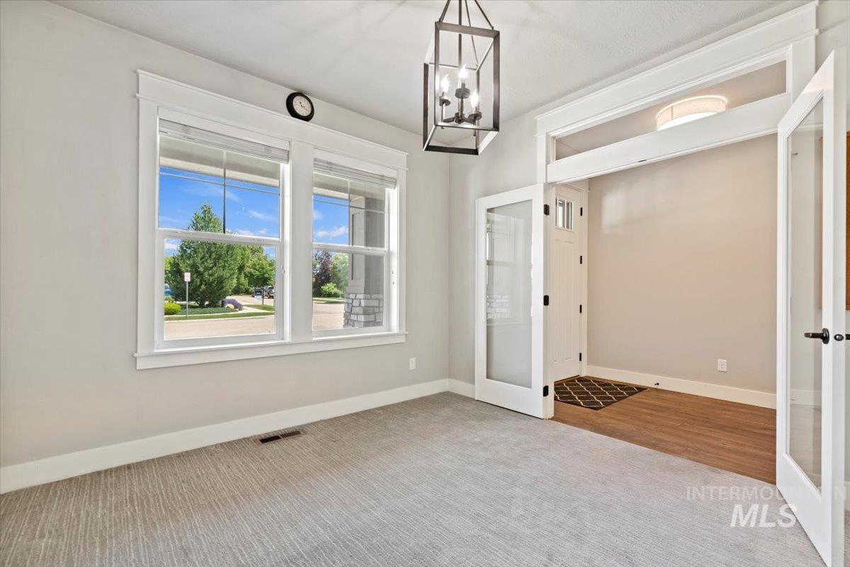 3303 S Island Fox Ave, Eagle, Idaho 83616, 4 Bedrooms, 3 Bathrooms, Residential For Sale, Price $789,000, 98959388