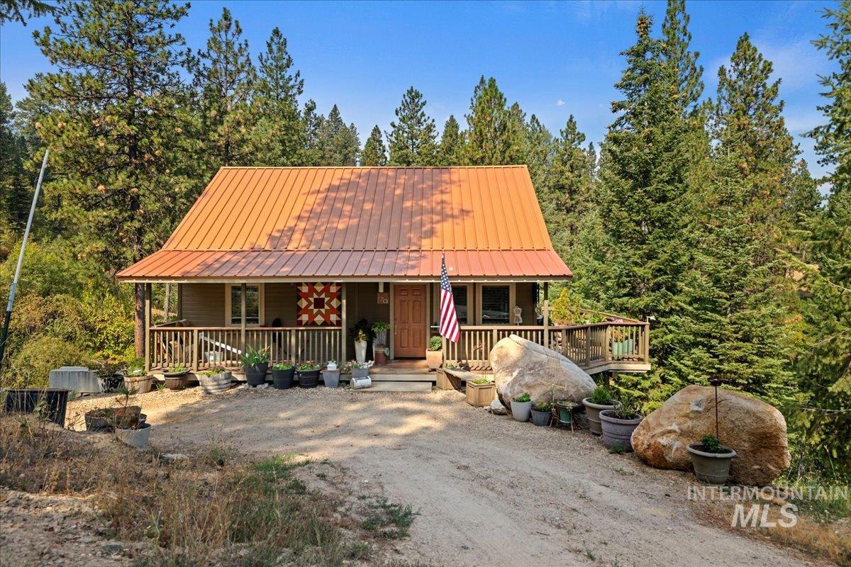 70 Castle Mountain Dr, Garden Valley, Idaho 83622, 2 Bedrooms, 2 Bathrooms, Residential For Sale, Price $575,000,MLS 98959389