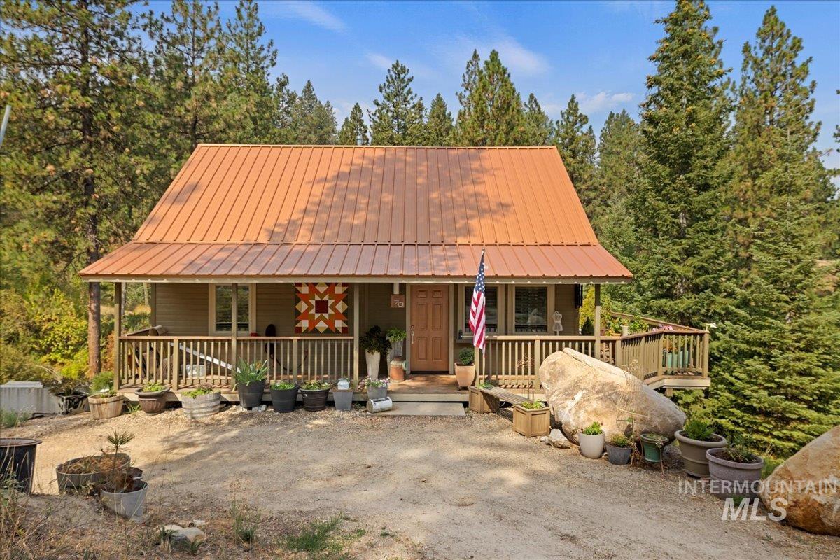 70 Castle Mountain Dr, Garden Valley, Idaho 83622, 2 Bedrooms, 2 Bathrooms, Residential For Sale, Price $575,000,MLS 98959389