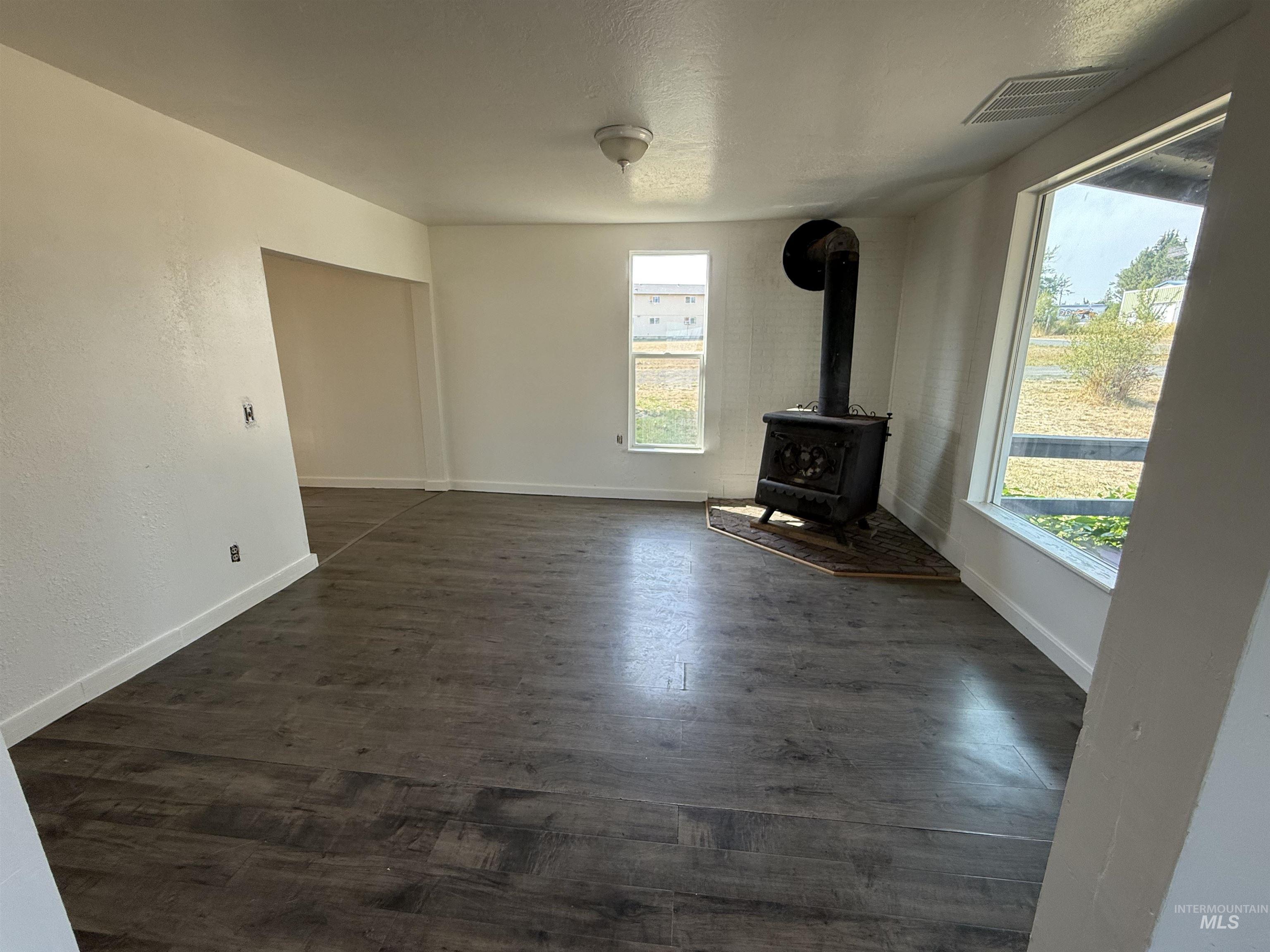 221 Weippe Ave, Weippe, Idaho 83553, 5 Bedrooms, 1 Bathroom, Residential For Sale, Price $185,000,MLS 98959391