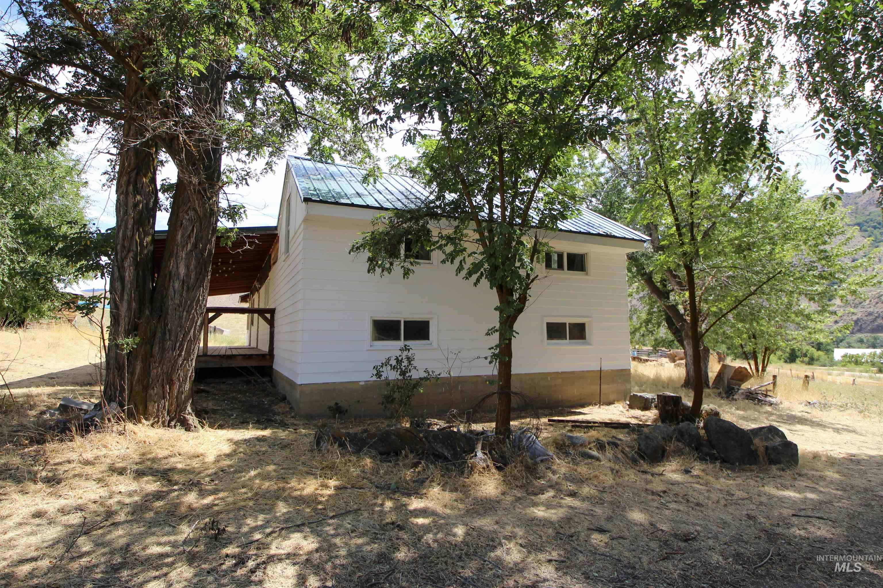 5208 Highway 52, Horseshoe Bend, Idaho 83629, 2 Bedrooms, 1 Bathroom, Farm & Ranch For Sale, Price $799,900,MLS 98959400