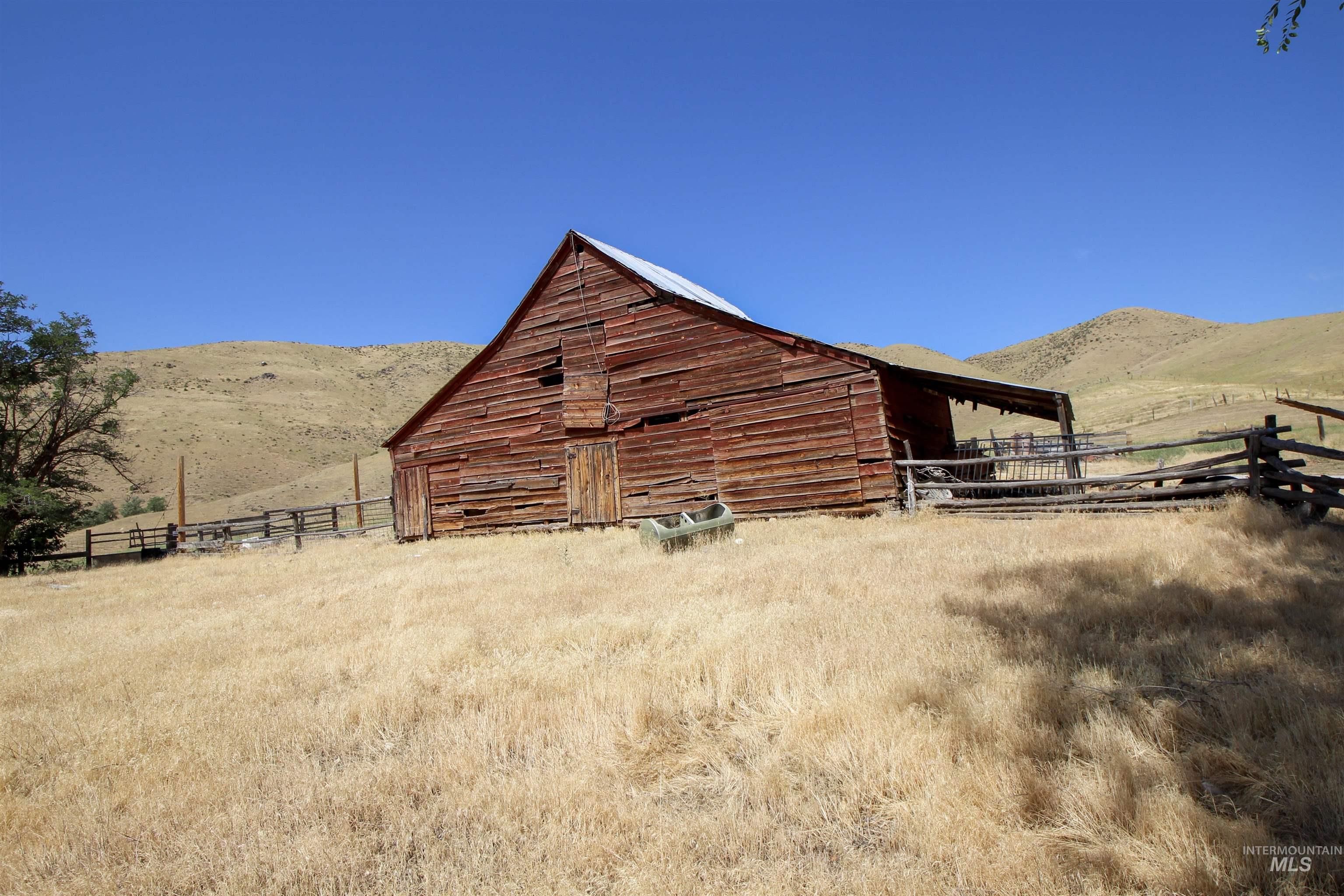 5208 Highway 52, Horseshoe Bend, Idaho 83629, 2 Bedrooms, 1 Bathroom, Farm & Ranch For Sale, Price $799,900,MLS 98959400