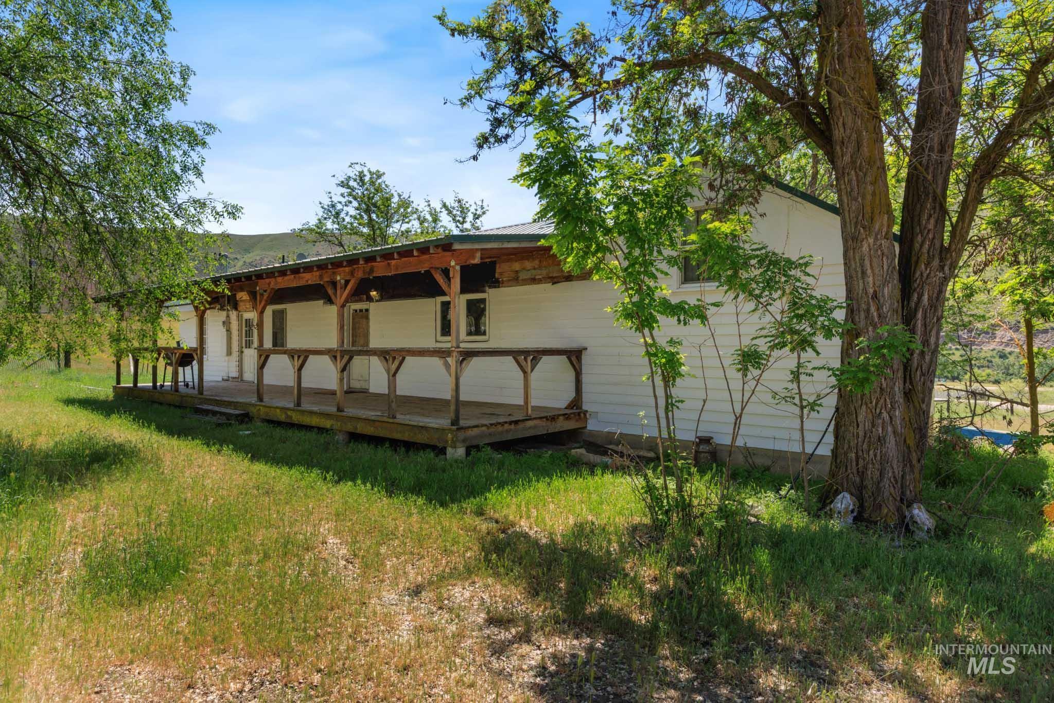 5208 Highway 52, Horseshoe Bend, Idaho 83629, 2 Bedrooms, 1 Bathroom, Farm & Ranch For Sale, Price $799,900,MLS 98959400