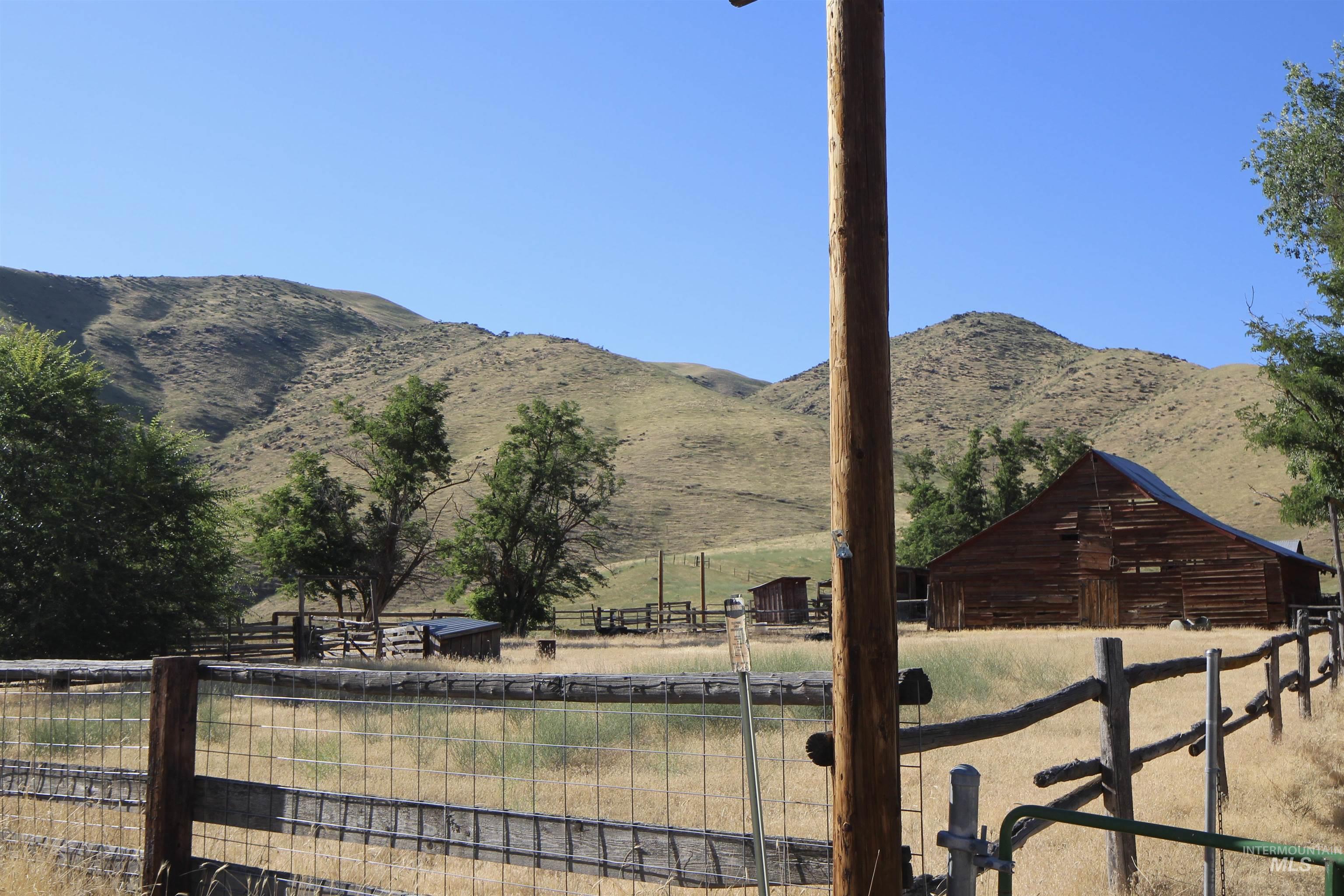 5208 Highway 52, Horseshoe Bend, Idaho 83629, 2 Bedrooms, 1 Bathroom, Farm & Ranch For Sale, Price $799,900,MLS 98959400