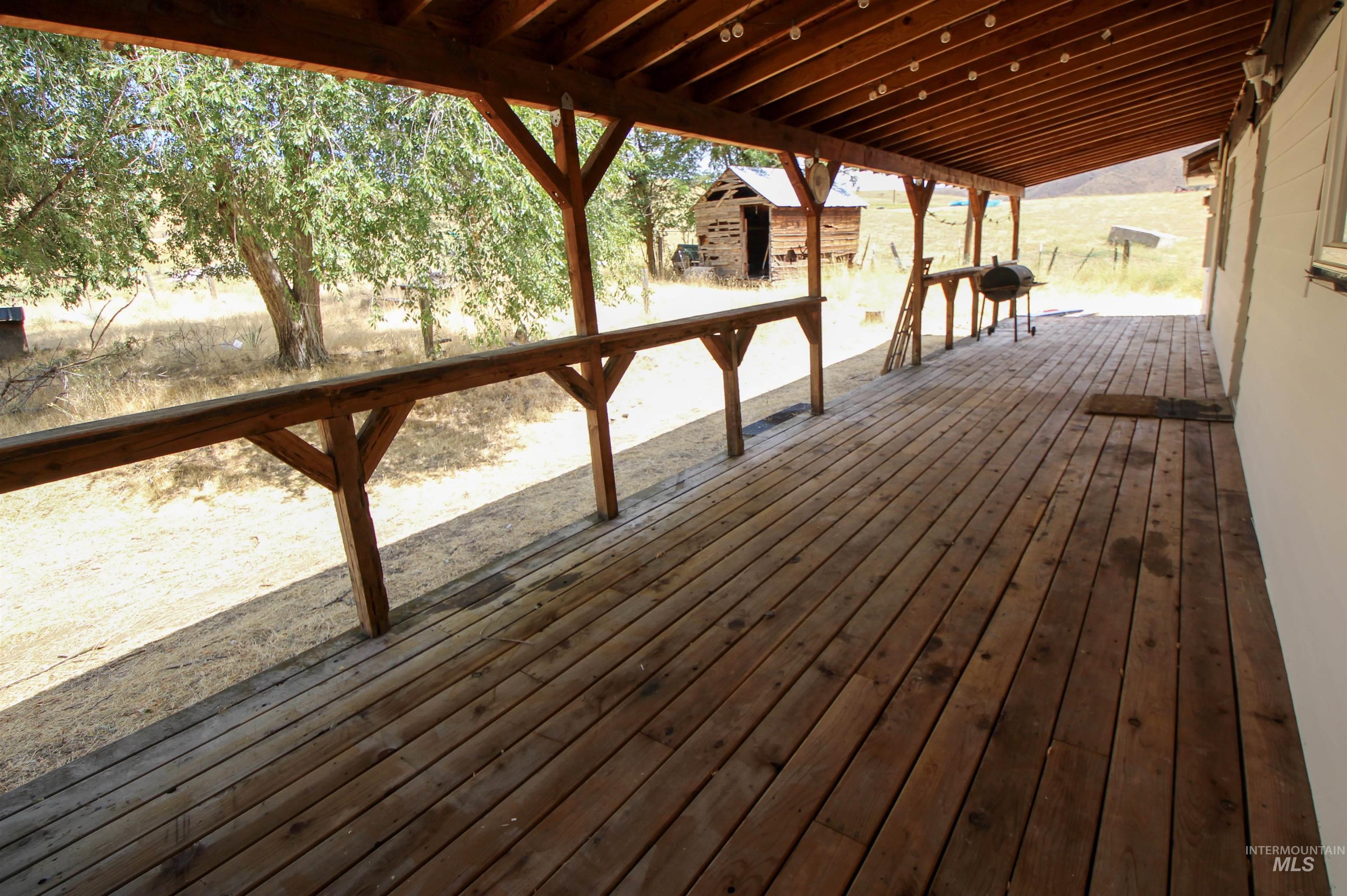 5208 Highway 52, Horseshoe Bend, Idaho 83629, 2 Bedrooms, 1 Bathroom, Residential For Sale, Price $799,900, 98959402