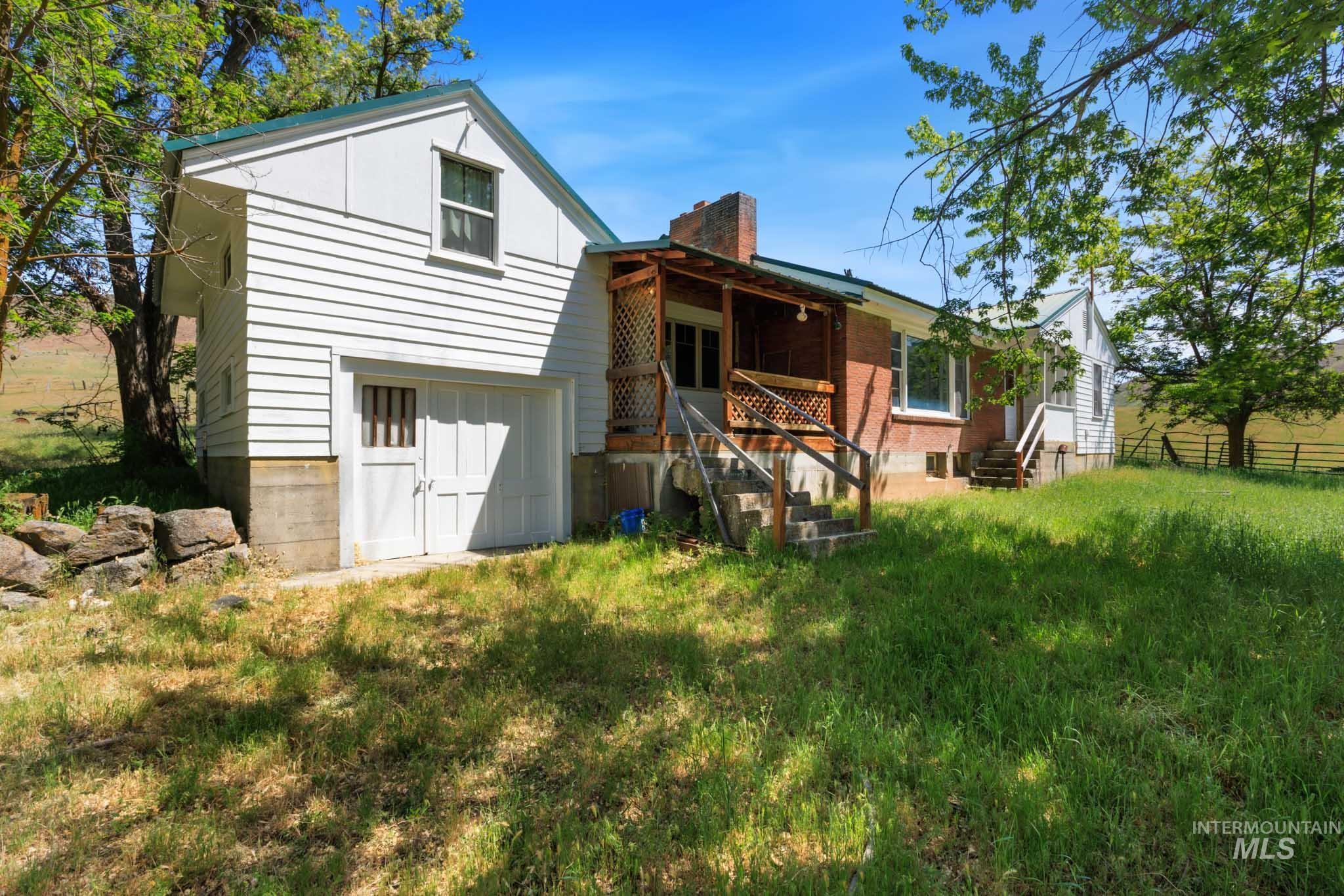 5208 Highway 52, Horseshoe Bend, Idaho 83629, 2 Bedrooms, 1 Bathroom, Residential For Sale, Price $799,900, 98959402