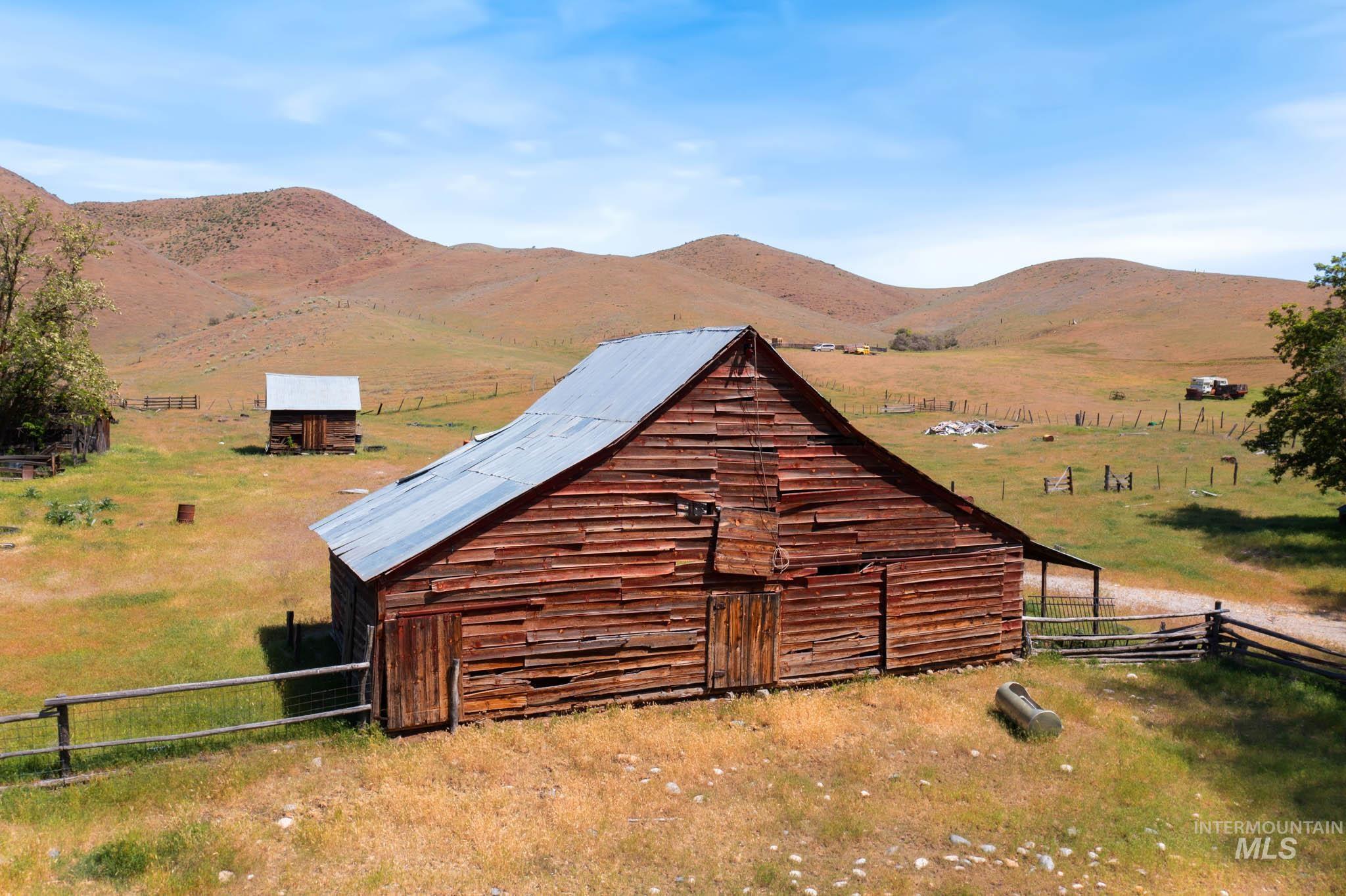 5208 Highway 52, Horseshoe Bend, Idaho 83629, 2 Bedrooms, 1 Bathroom, Residential For Sale, Price $799,900, 98959402