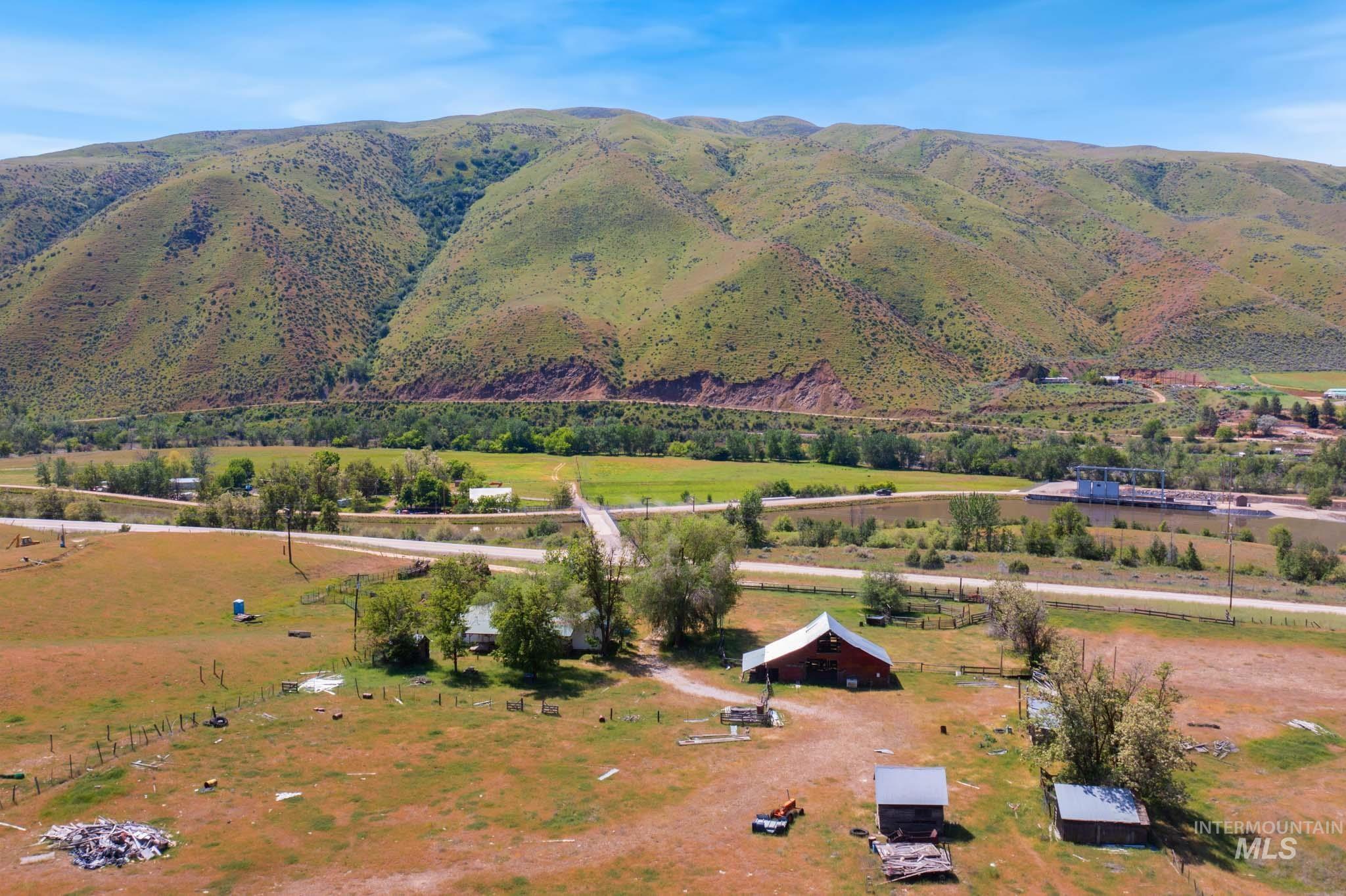 5208 Highway 52, Horseshoe Bend, Idaho 83629, 2 Bedrooms, 1 Bathroom, Residential For Sale, Price $799,900, 98959402