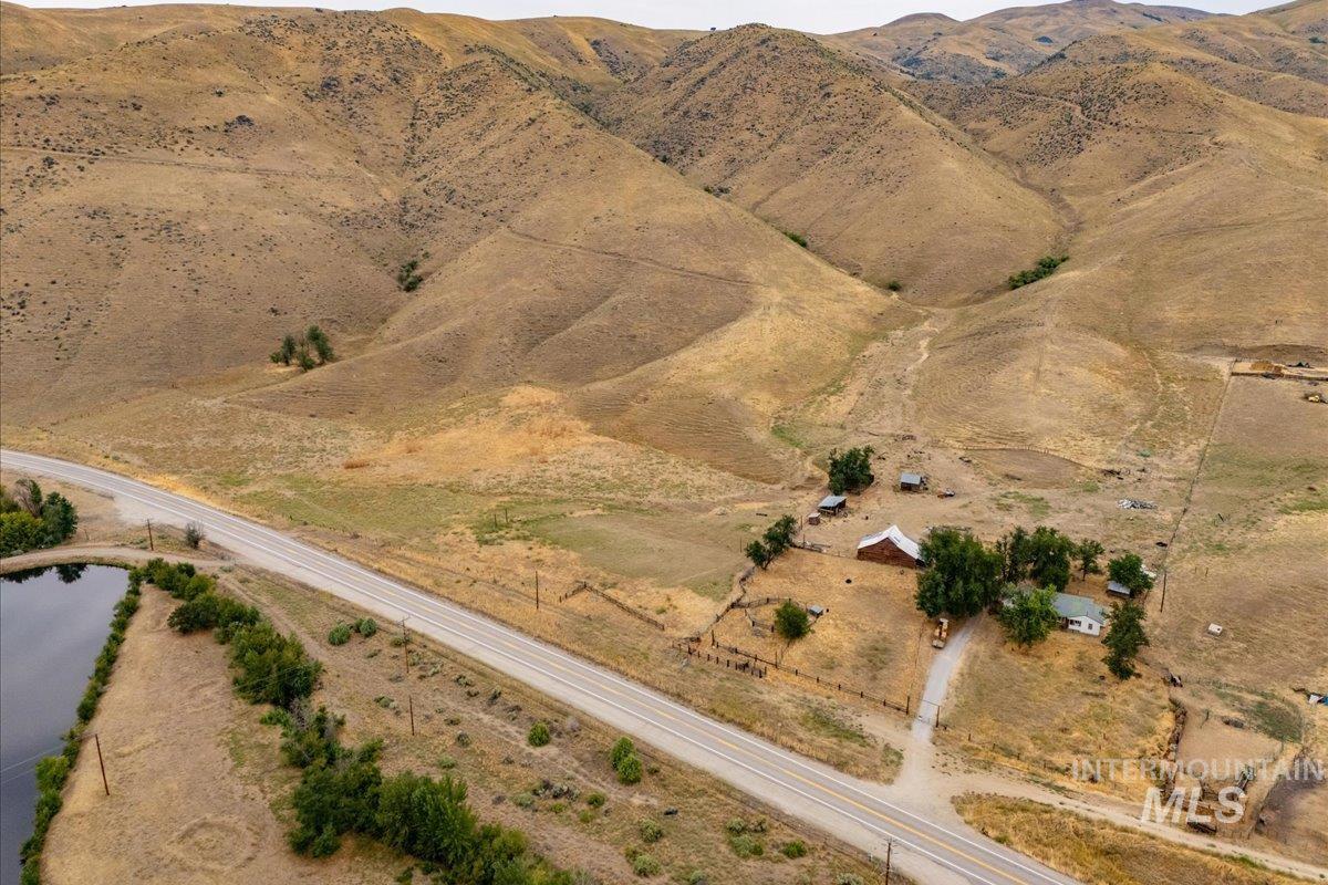 5208 Highway 52, Horseshoe Bend, Idaho 83629, 2 Bedrooms, 1 Bathroom, Residential For Sale, Price $799,900, 98959402