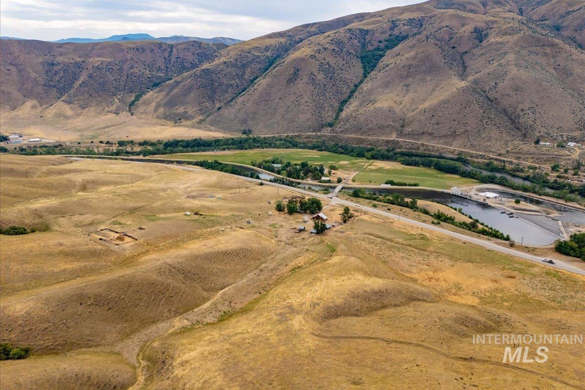 5208 Highway 52, Horseshoe Bend, Idaho 83629, 2 Bedrooms, 1 Bathroom, Residential For Sale, Price $799,900, 98959402