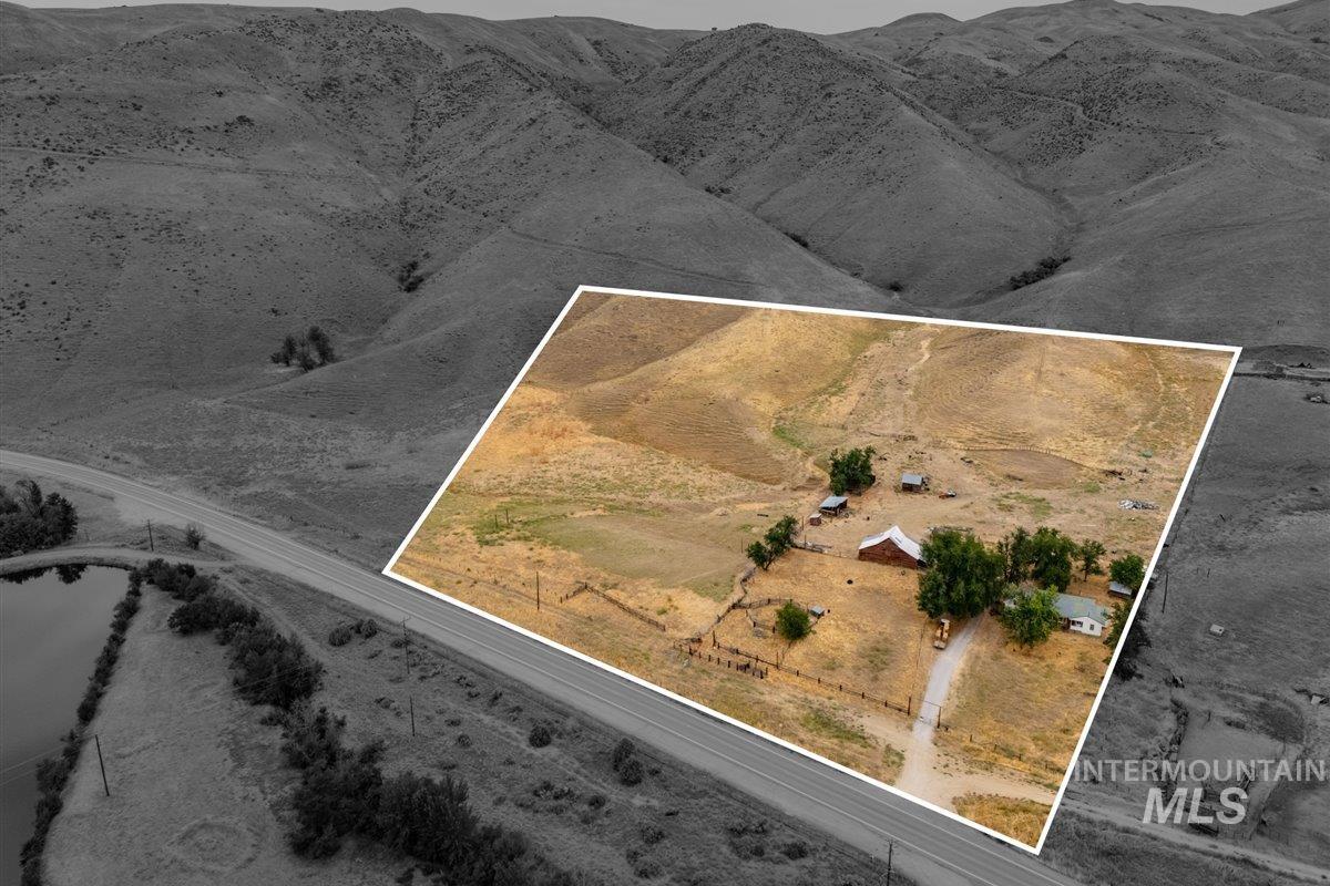 5208 Highway 52, Horseshoe Bend, Idaho 83629, 2 Bedrooms, 1 Bathroom, Residential For Sale, Price $799,900, 98959402