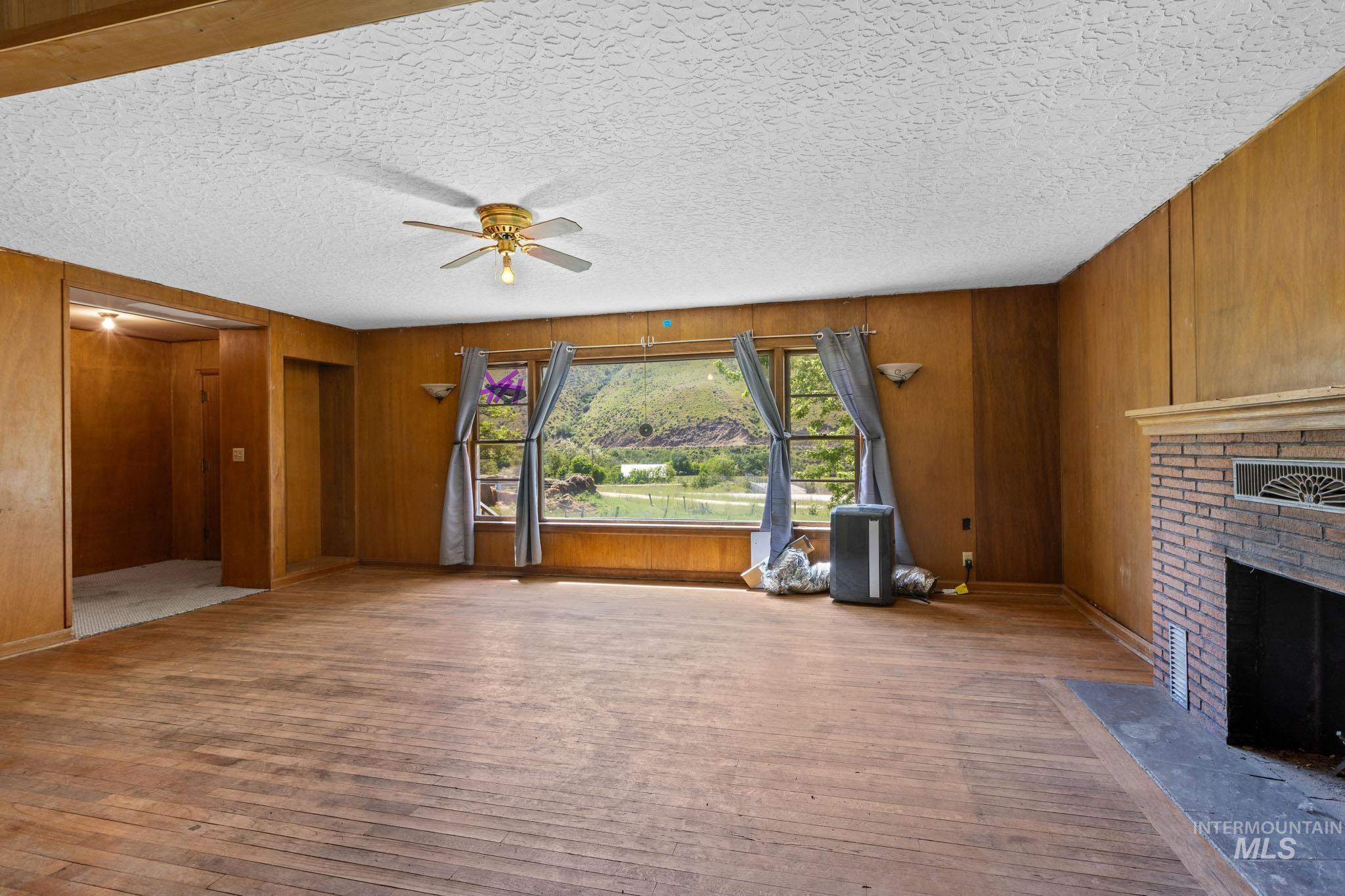 5208 Highway 52, Horseshoe Bend, Idaho 83629, 2 Bedrooms, 1 Bathroom, Residential For Sale, Price $799,900, 98959402