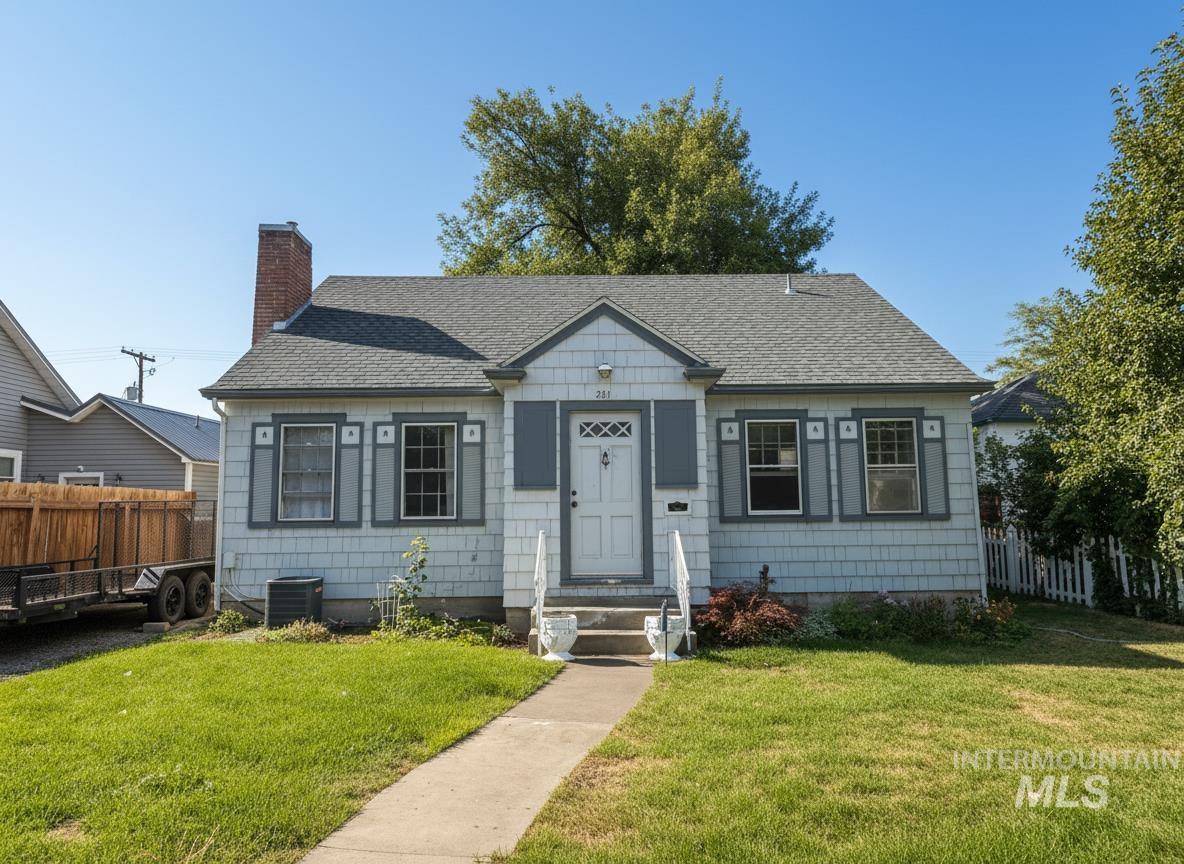 351 7th Avenue North, Twin Falls, Idaho 83301, 3 Bedrooms, 2 Bathrooms, Residential For Sale, Price $250,000, 98959403