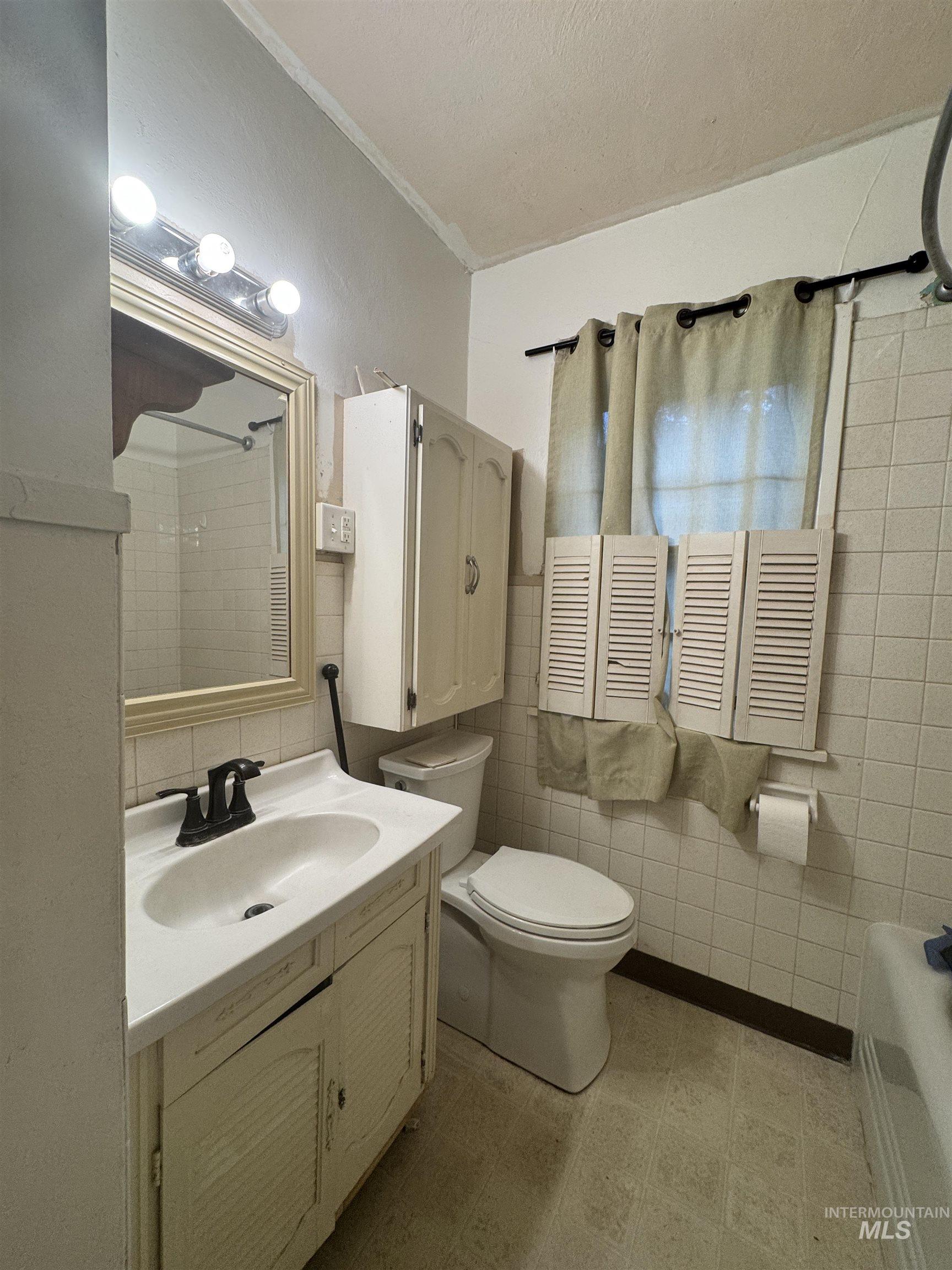 351 7th Avenue North, Twin Falls, Idaho 83301, 3 Bedrooms, 2 Bathrooms, Residential For Sale, Price $250,000, 98959403