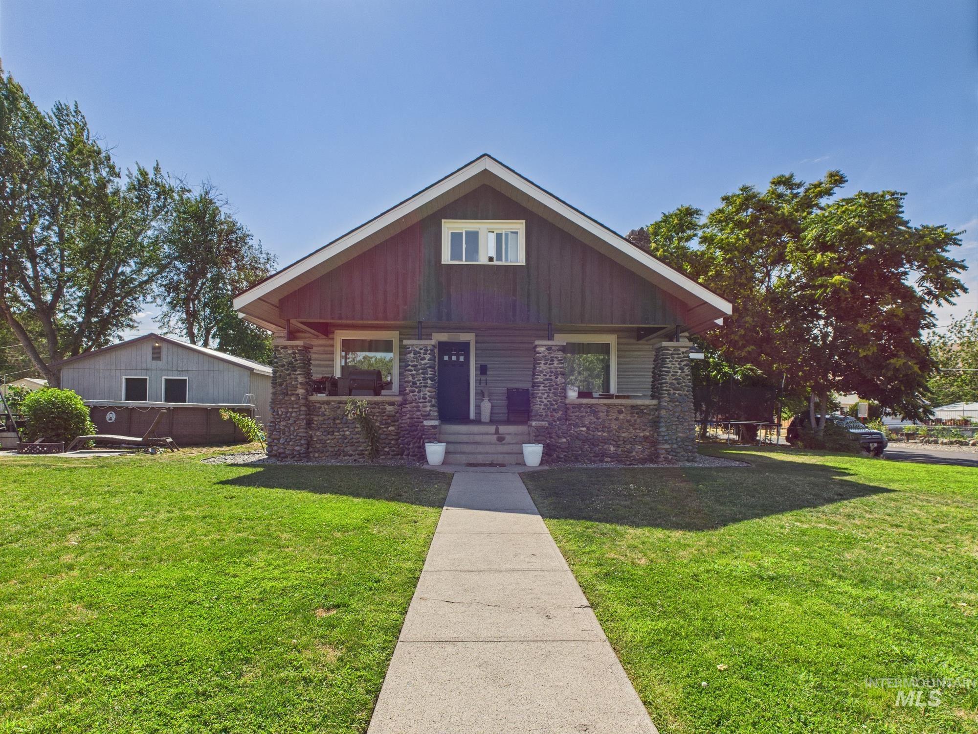 600 12th St, Clarkston, Washington 99403, 6 Bedrooms, 3 Bathrooms, Residential For Sale, Price $429,000,MLS 98959422