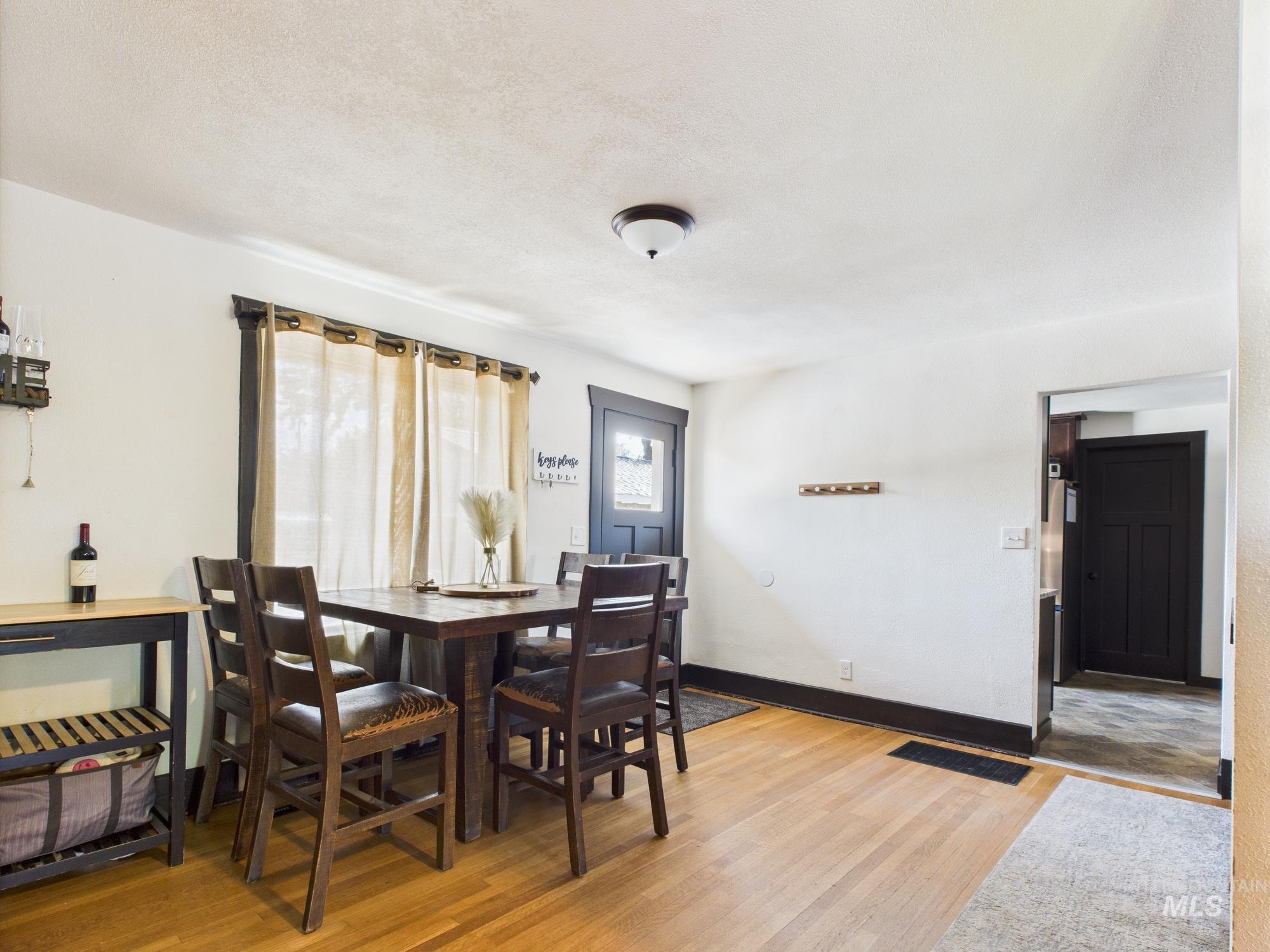 600 12th St, Clarkston, Washington 99403, 6 Bedrooms, 3 Bathrooms, Residential For Sale, Price $429,000,MLS 98959422