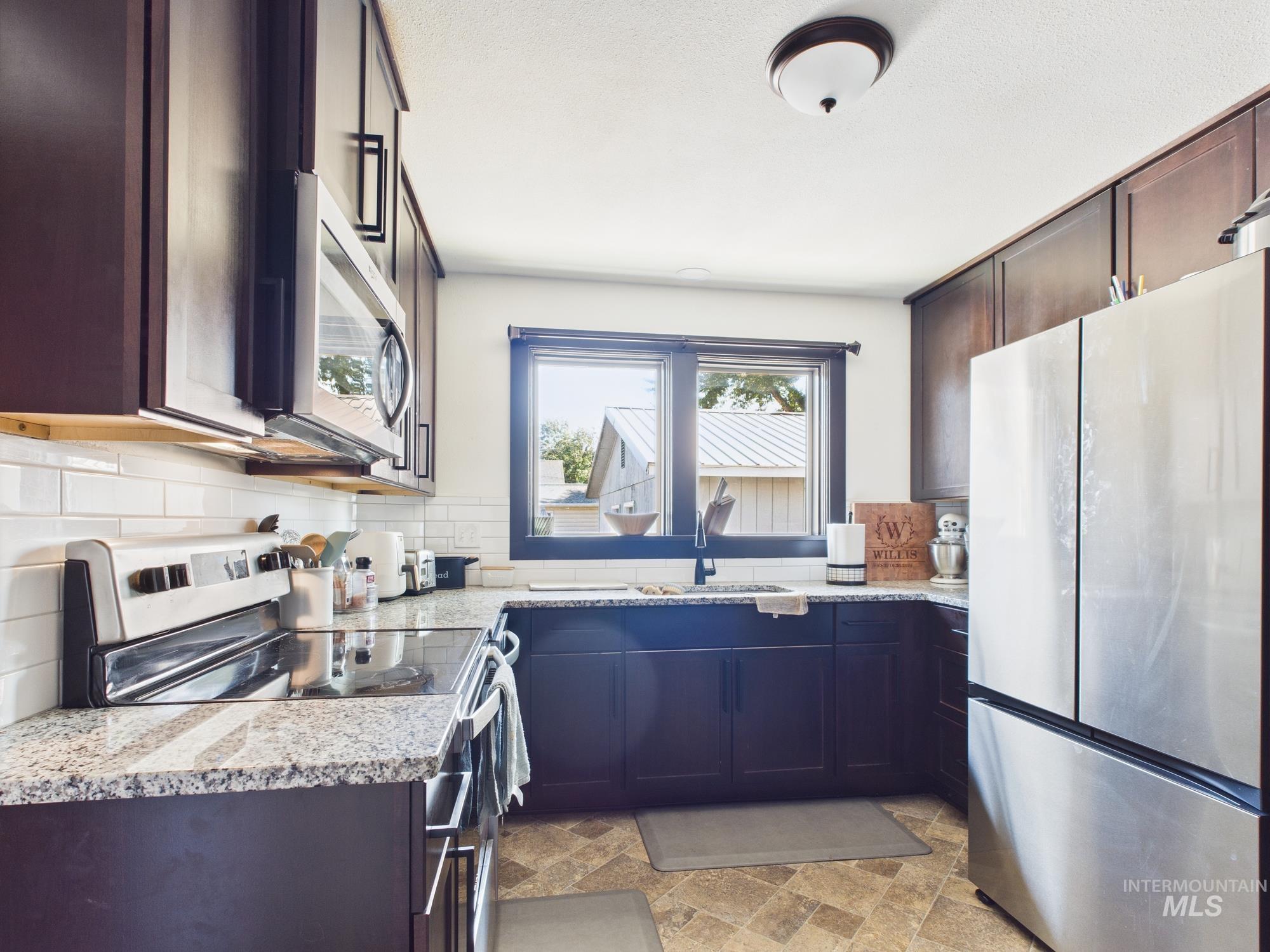 600 12th St, Clarkston, Washington 99403, 6 Bedrooms, 3 Bathrooms, Residential For Sale, Price $429,000,MLS 98959422