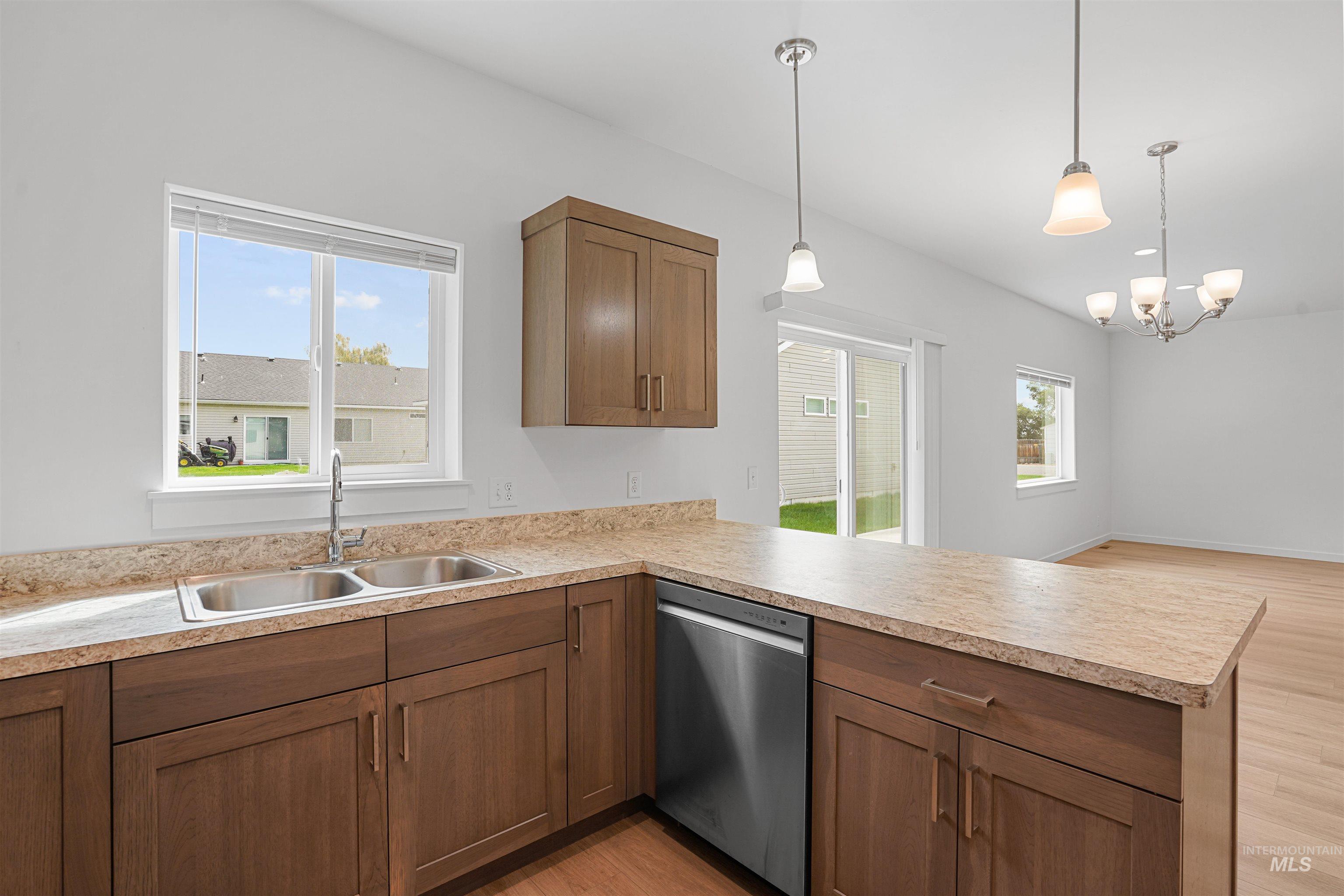 1937 15th Street, Heyburn, Idaho 83336, 4 Bedrooms, 2 Bathrooms, Residential For Sale, Price $355,000,MLS 98959469