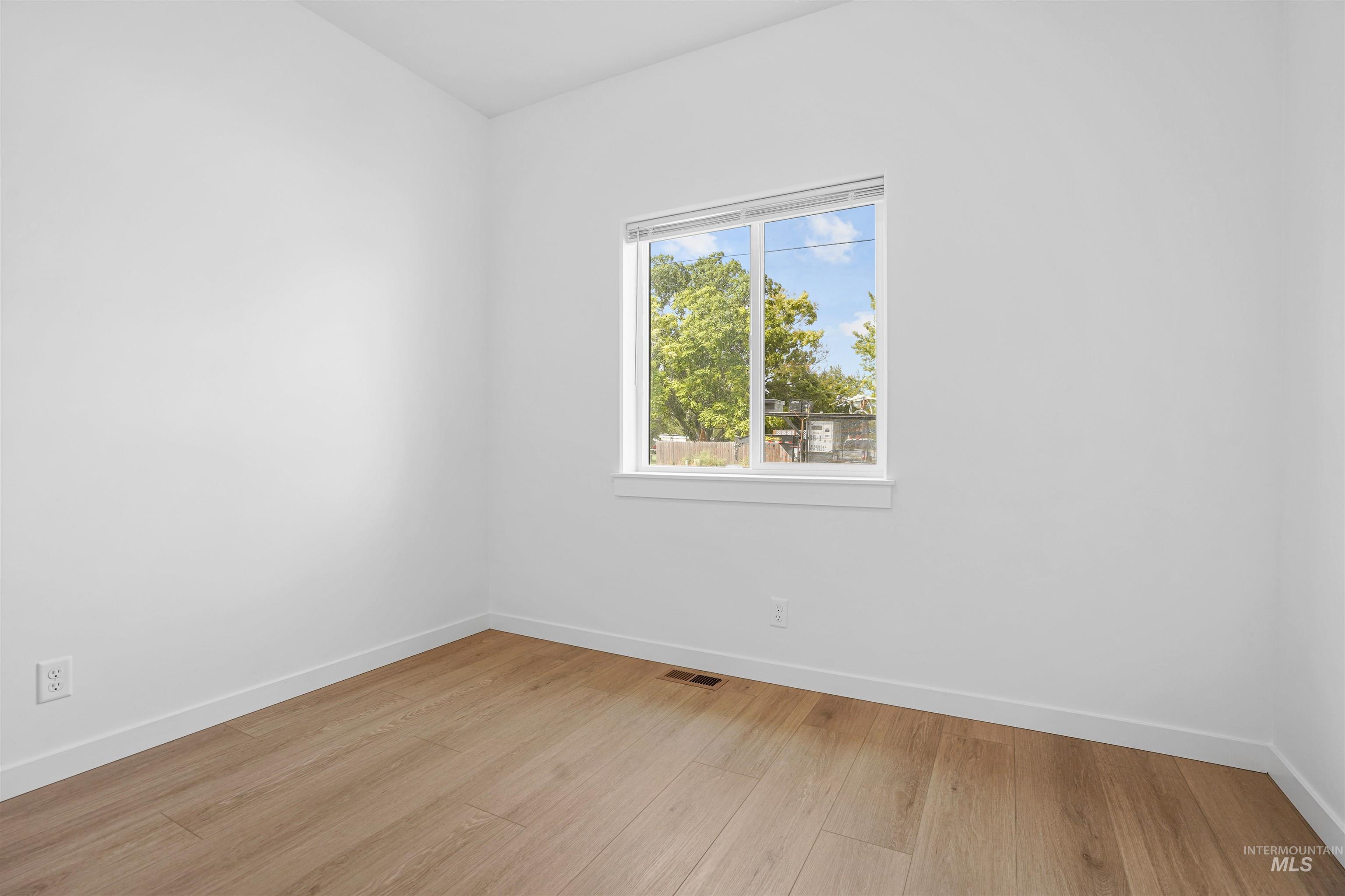 1937 15th Street, Heyburn, Idaho 83336, 4 Bedrooms, 2 Bathrooms, Residential For Sale, Price $355,000,MLS 98959469