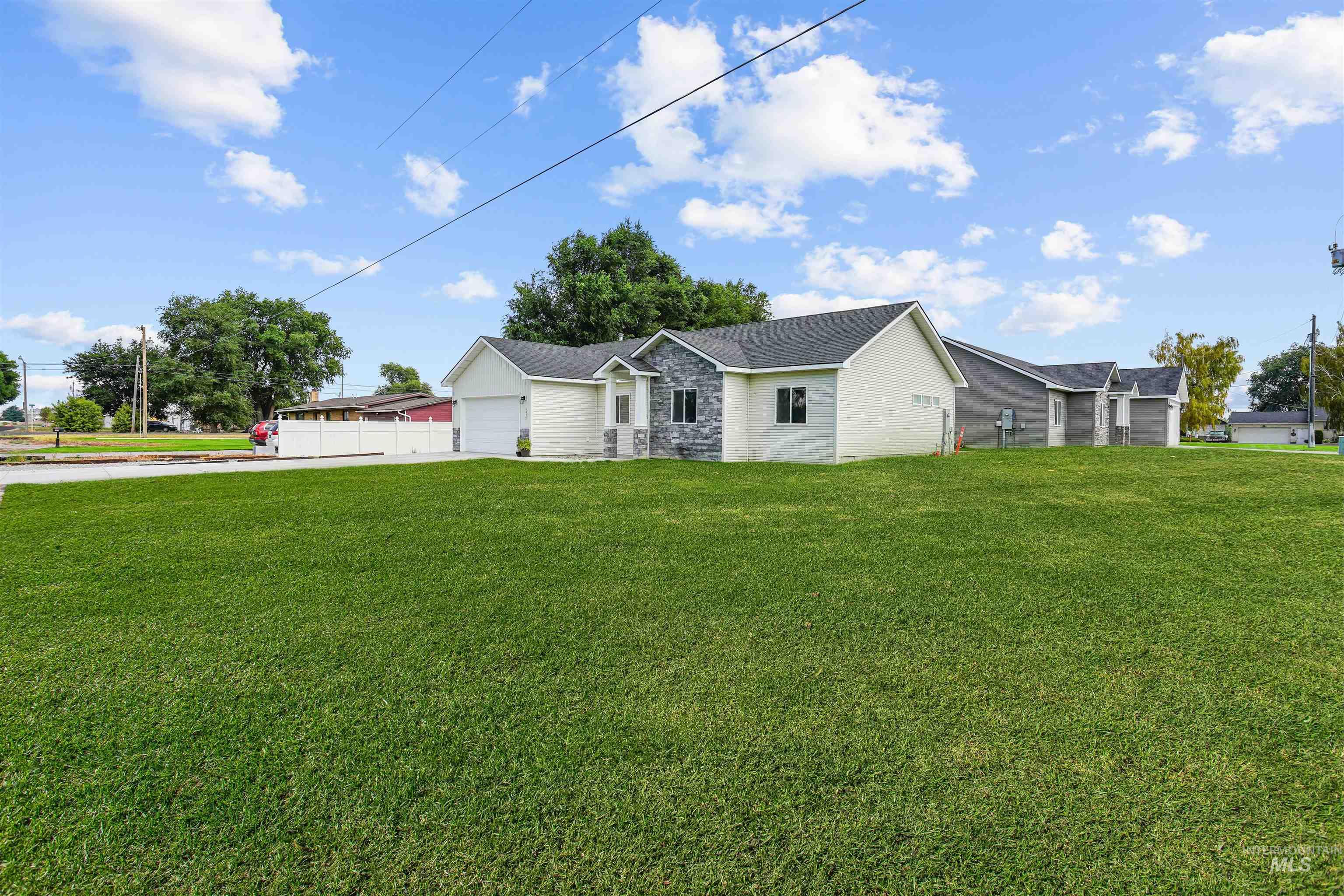 1937 15th Street, Heyburn, Idaho 83336, 4 Bedrooms, 2 Bathrooms, Residential For Sale, Price $355,000,MLS 98959469