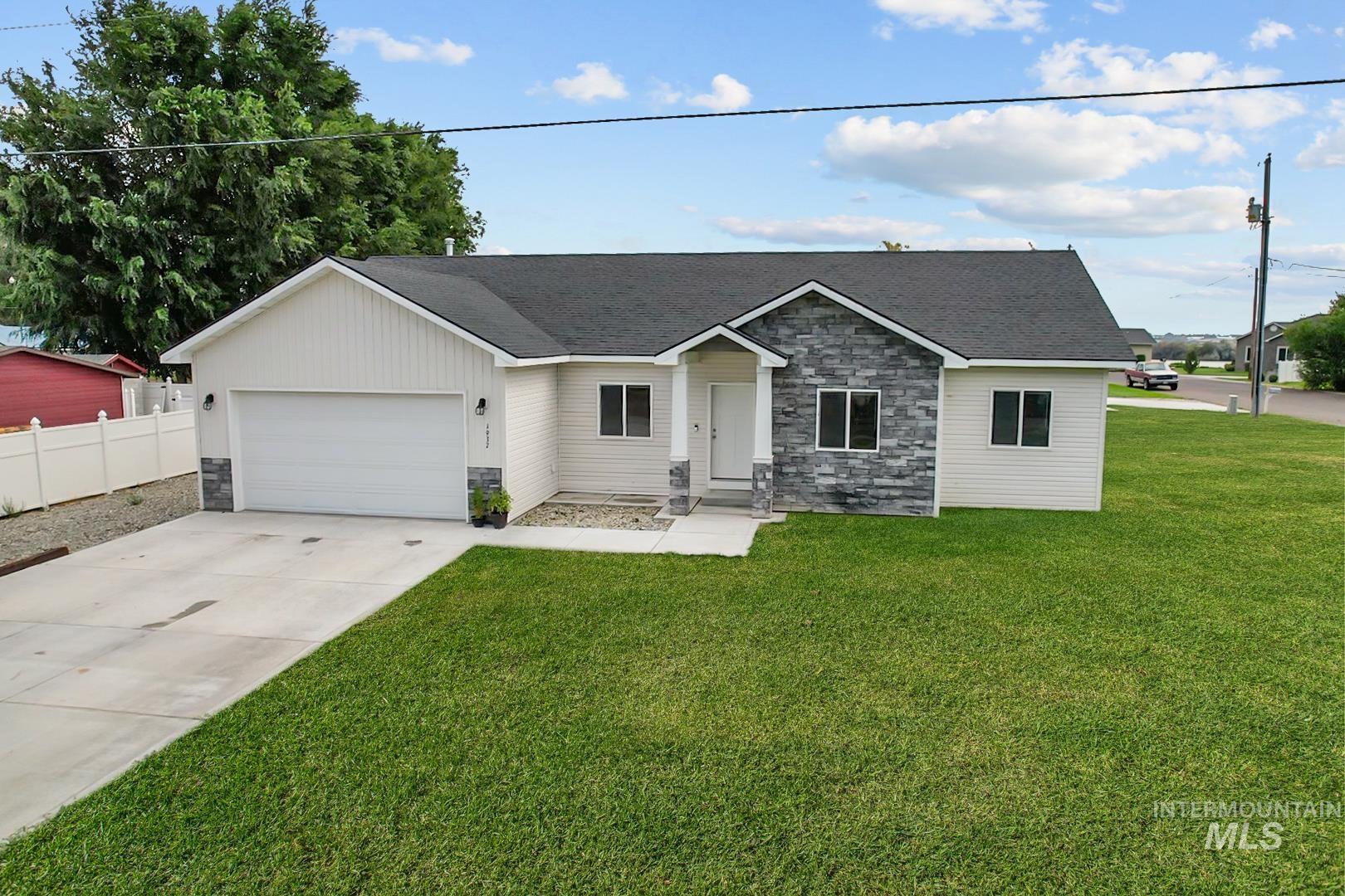 1937 15th Street, Heyburn, Idaho 83336, 4 Bedrooms, 2 Bathrooms, Residential For Sale, Price $355,000,MLS 98959469