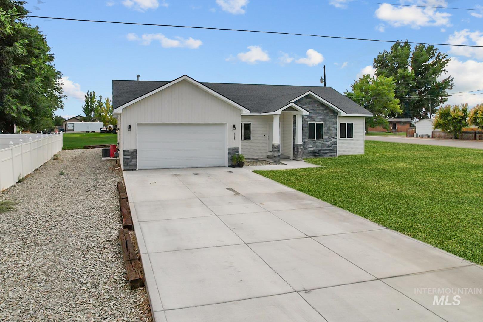 1937 15th Street, Heyburn, Idaho 83336, 4 Bedrooms, 2 Bathrooms, Residential For Sale, Price $355,000,MLS 98959469