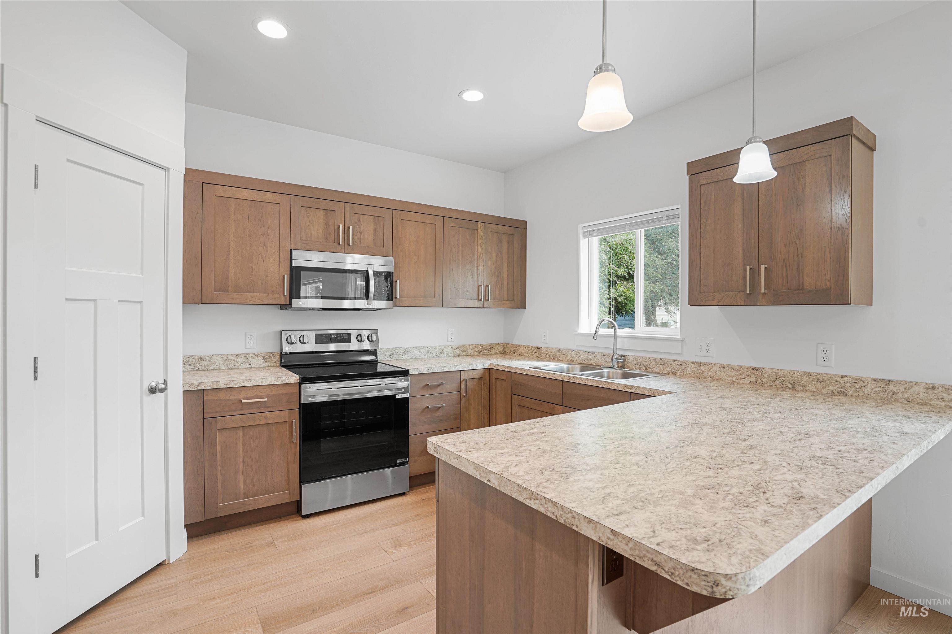 1937 15th Street, Heyburn, Idaho 83336, 4 Bedrooms, 2 Bathrooms, Residential For Sale, Price $355,000,MLS 98959469