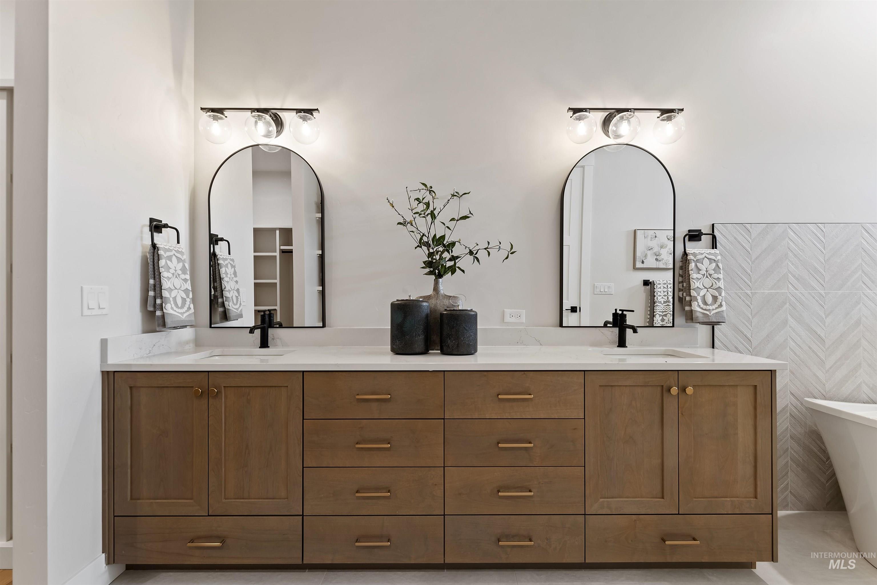 24864 Ardmore Ct, Caldwell, Idaho 83607-1067, 4 Bedrooms, 3.5 Bathrooms, Residential For Sale, Price $1,299,900,MLS 98959481