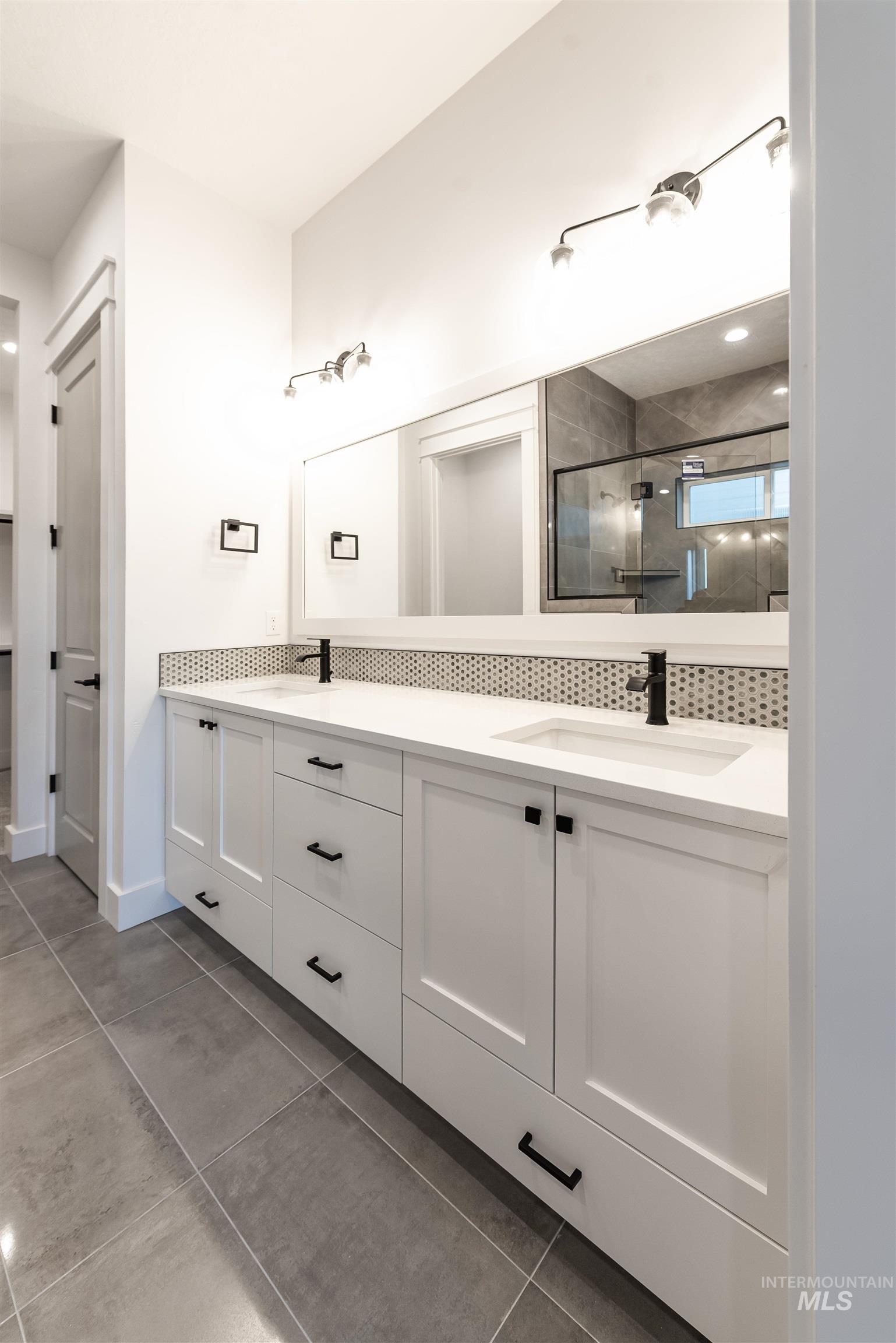 1948 E Phenomenal St., Meridian, Idaho 83642, 3 Bedrooms, 2 Bathrooms, Residential For Sale, Price $599,900,MLS 98959498