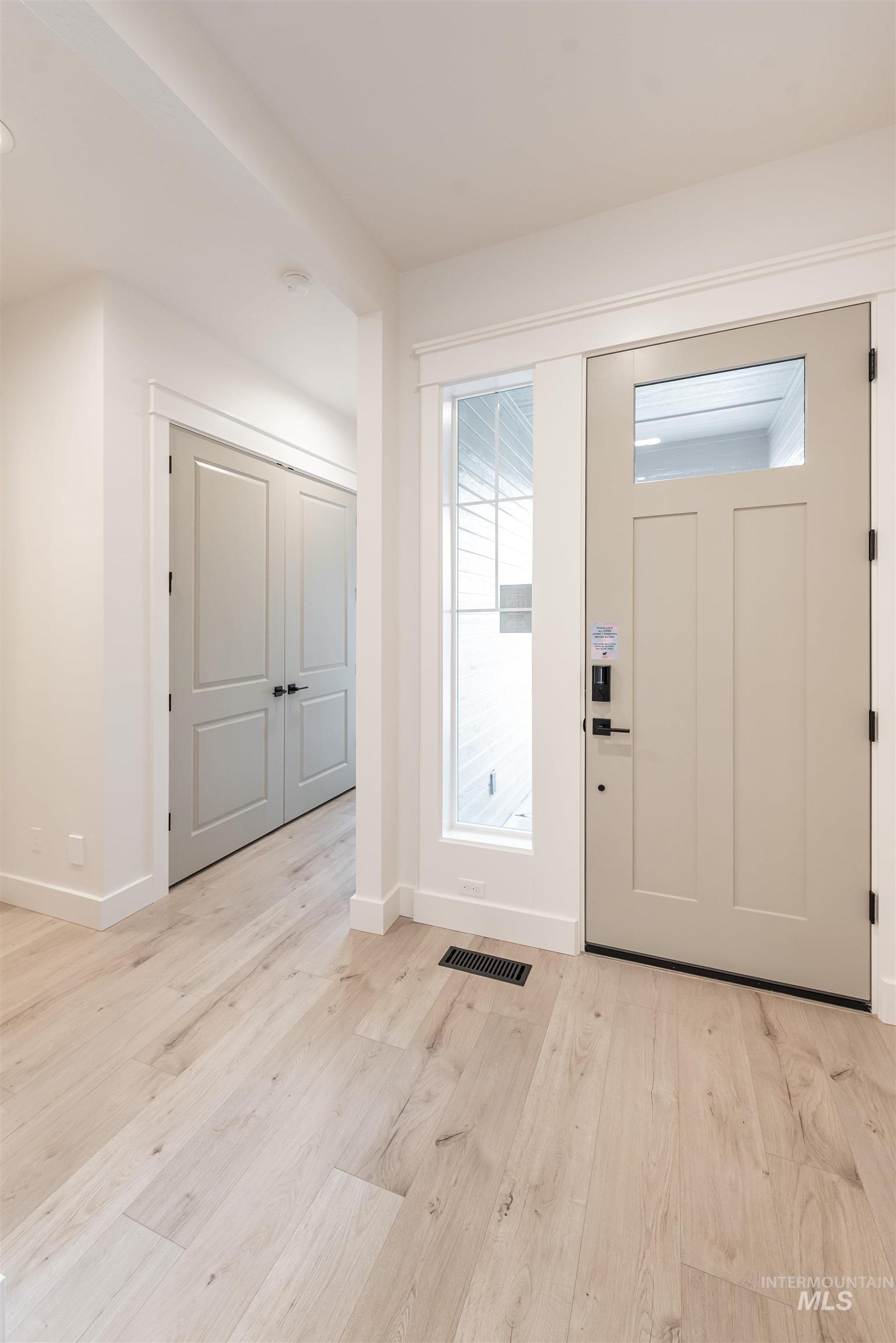 1948 E Phenomenal St., Meridian, Idaho 83642, 3 Bedrooms, 2 Bathrooms, Residential For Sale, Price $599,900,MLS 98959498