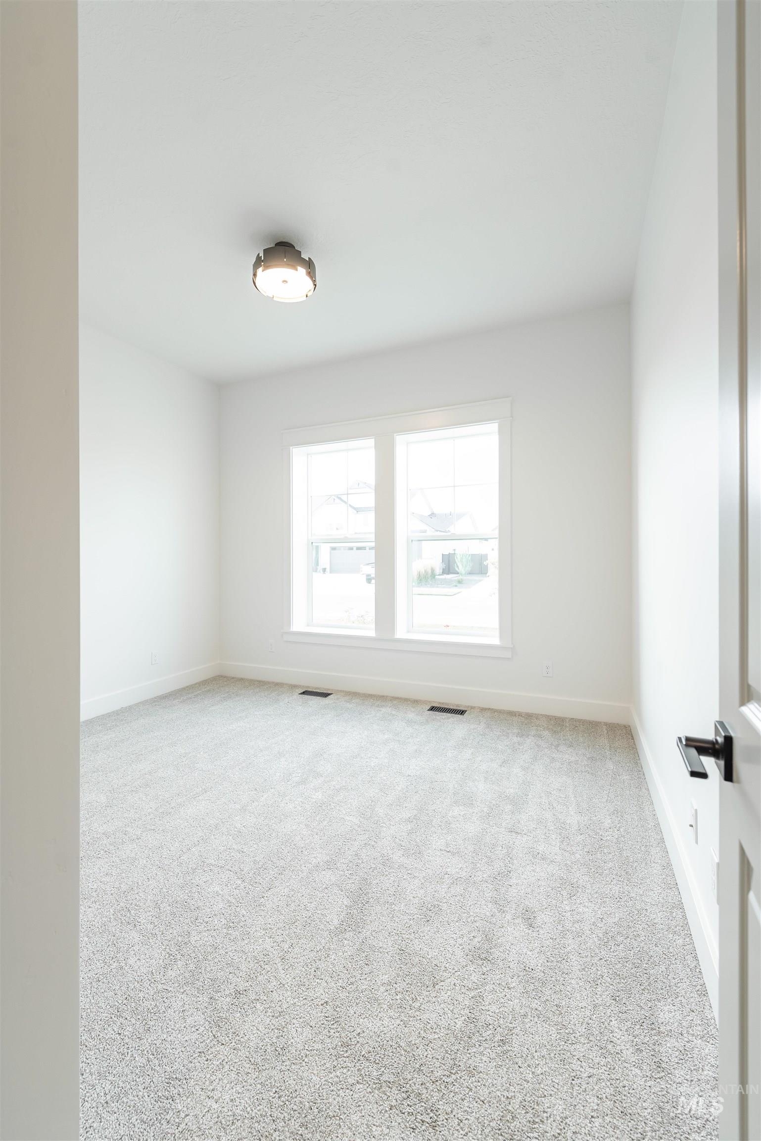 1948 E Phenomenal St., Meridian, Idaho 83642, 3 Bedrooms, 2 Bathrooms, Residential For Sale, Price $599,900,MLS 98959498