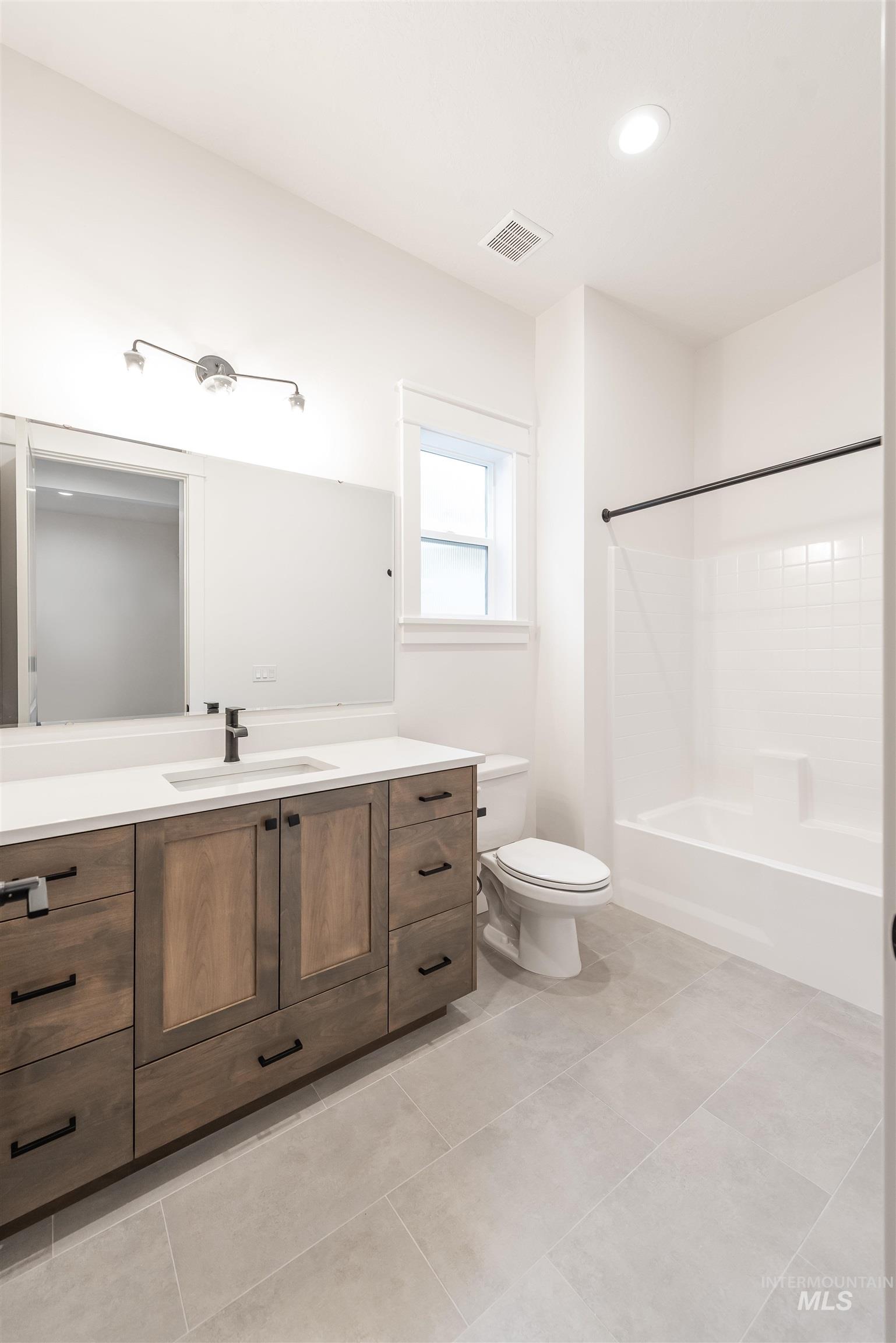 1948 E Phenomenal St., Meridian, Idaho 83642, 3 Bedrooms, 2 Bathrooms, Residential For Sale, Price $599,900,MLS 98959498