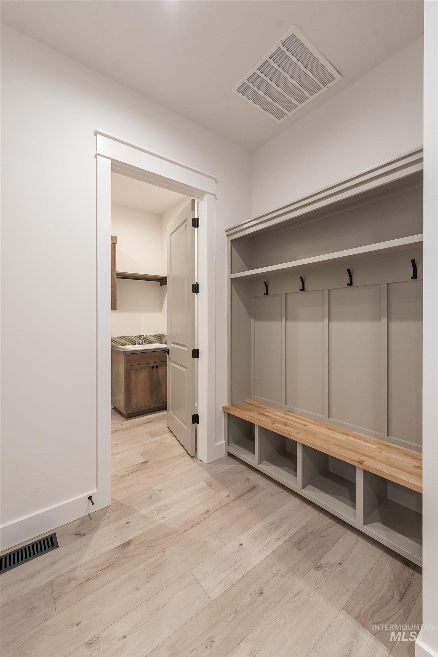 1948 E Phenomenal St., Meridian, Idaho 83642, 3 Bedrooms, 2 Bathrooms, Residential For Sale, Price $599,900,MLS 98959498