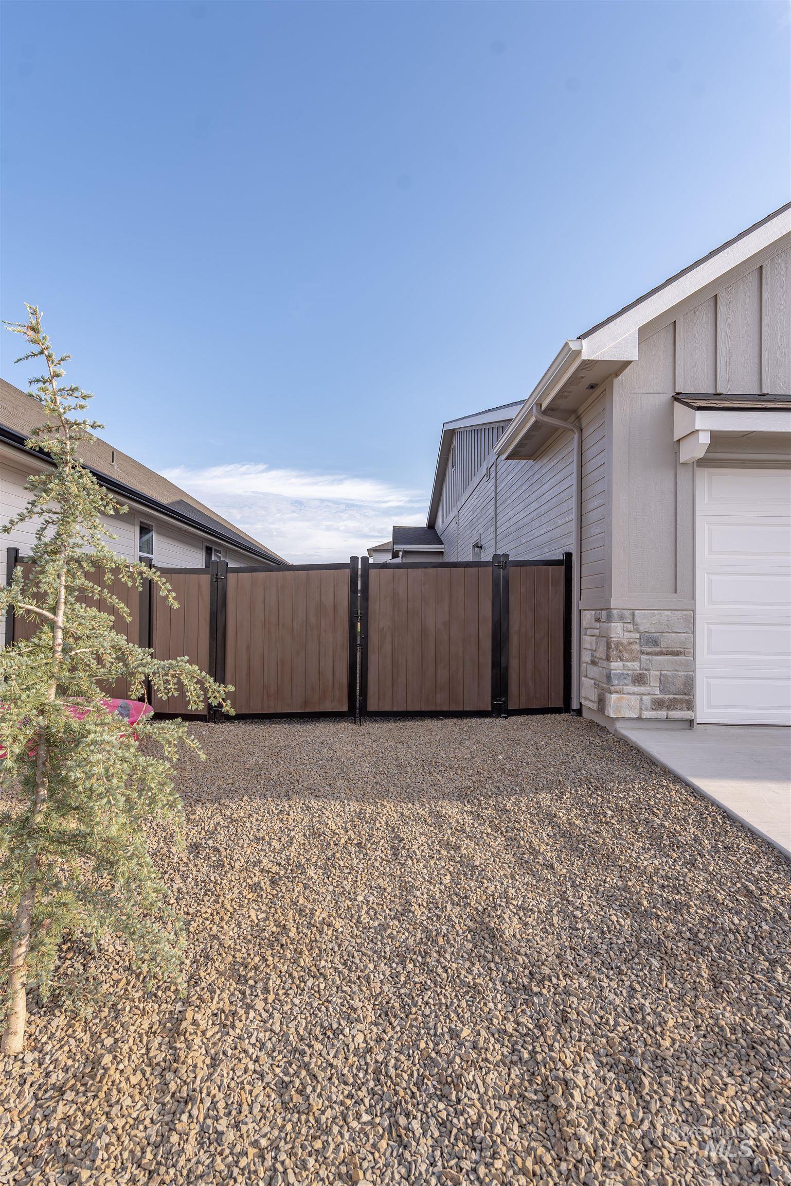 1948 E Phenomenal St., Meridian, Idaho 83642, 3 Bedrooms, 2 Bathrooms, Residential For Sale, Price $599,900,MLS 98959498