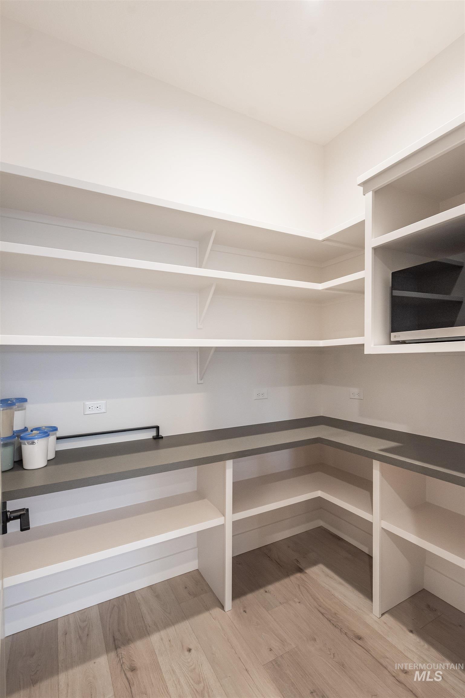 1948 E Phenomenal St., Meridian, Idaho 83642, 3 Bedrooms, 2 Bathrooms, Residential For Sale, Price $599,900,MLS 98959498