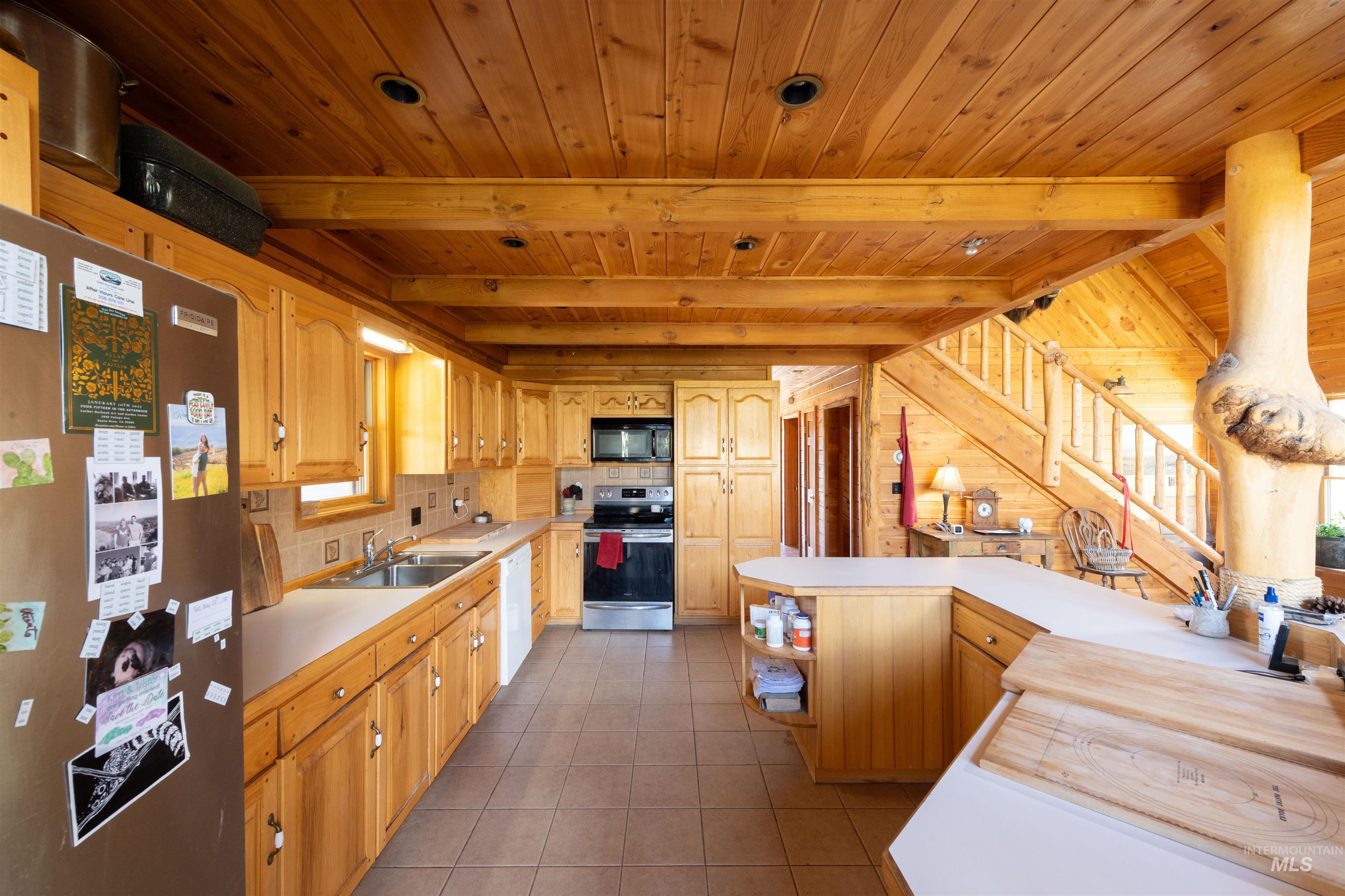 9885 Challis Creek Rd., Challis, Idaho 83226, 5 Bedrooms, 4 Bathrooms, Farm & Ranch For Sale, Price $1,550,000, 98959536