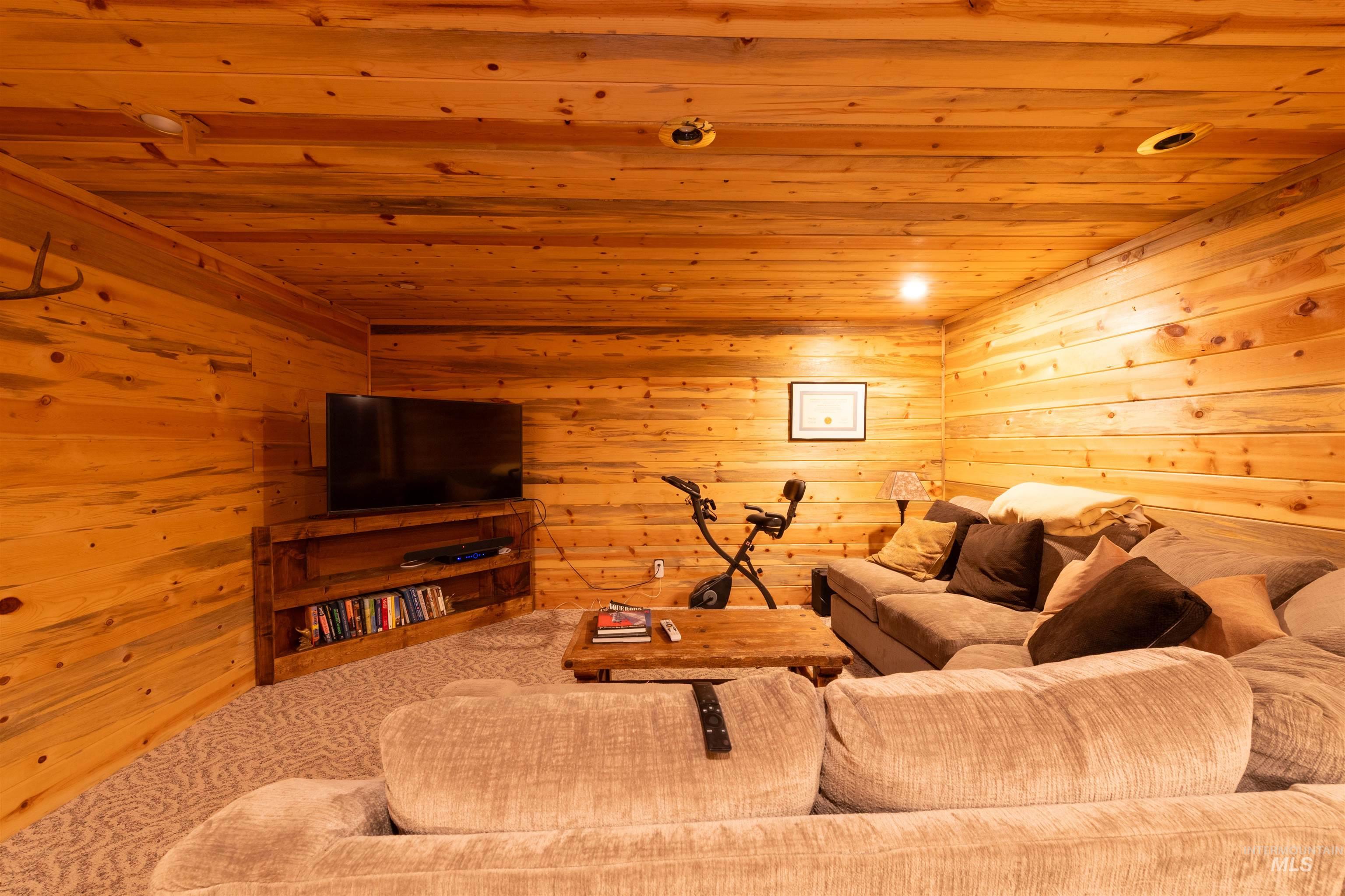 9885 Challis Creek Rd., Challis, Idaho 83226, 5 Bedrooms, 4 Bathrooms, Farm & Ranch For Sale, Price $1,550,000, 98959536